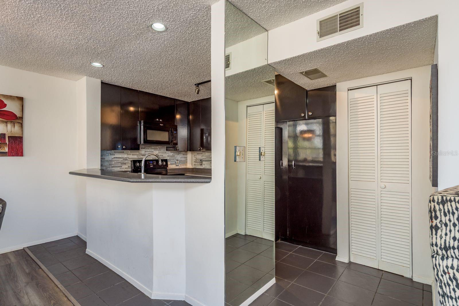 CAMELOT OAKS CONDO - Residential