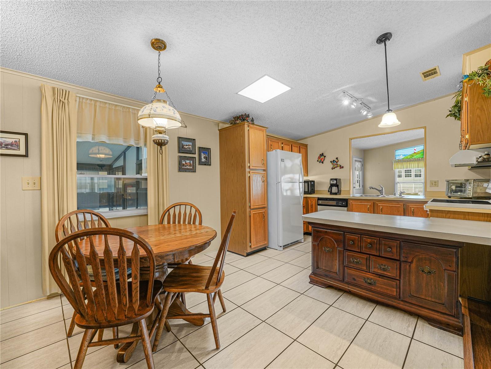 FOXWOOD LAKE ESTATES - Residential