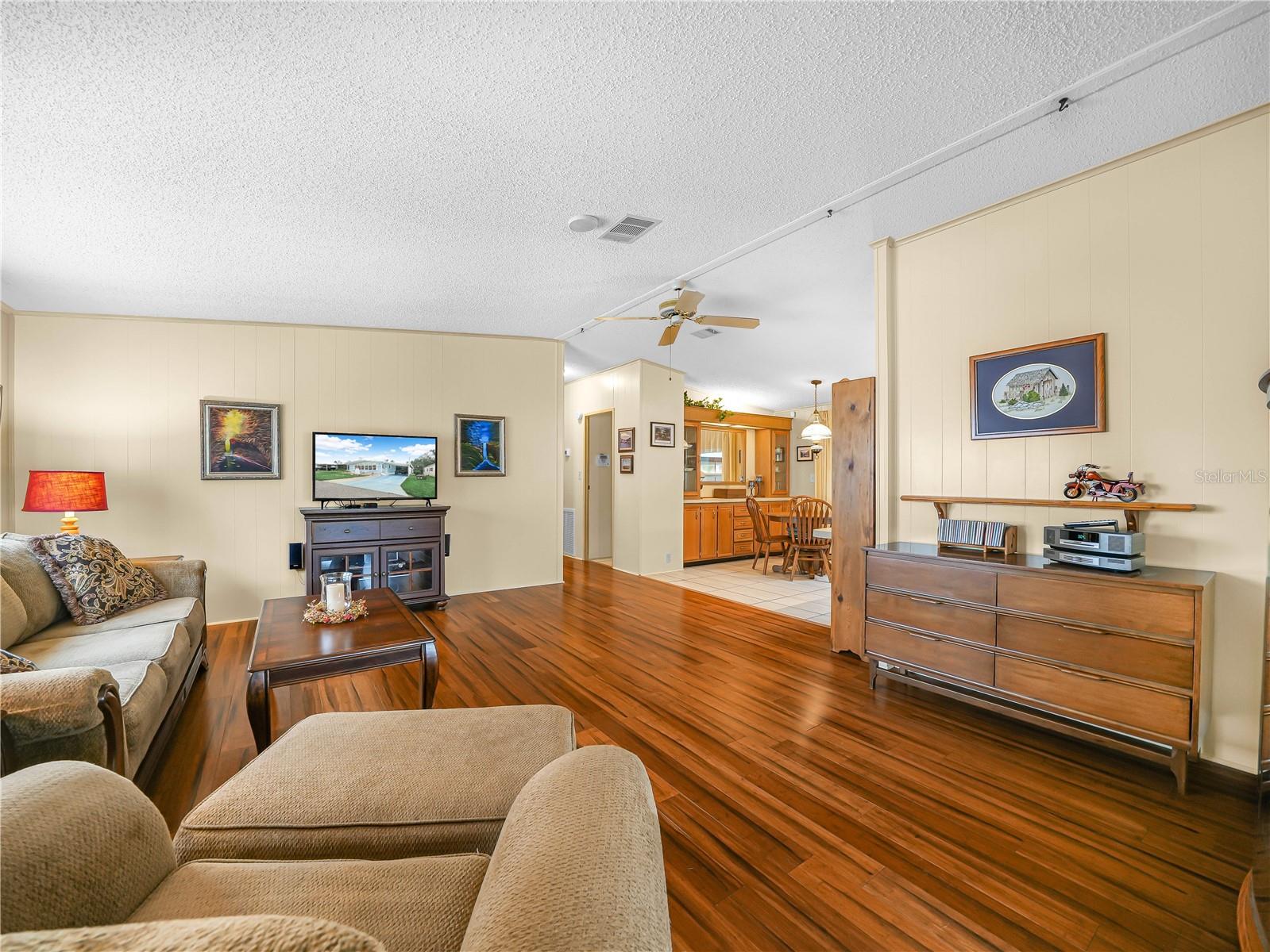 FOXWOOD LAKE ESTATES - Residential