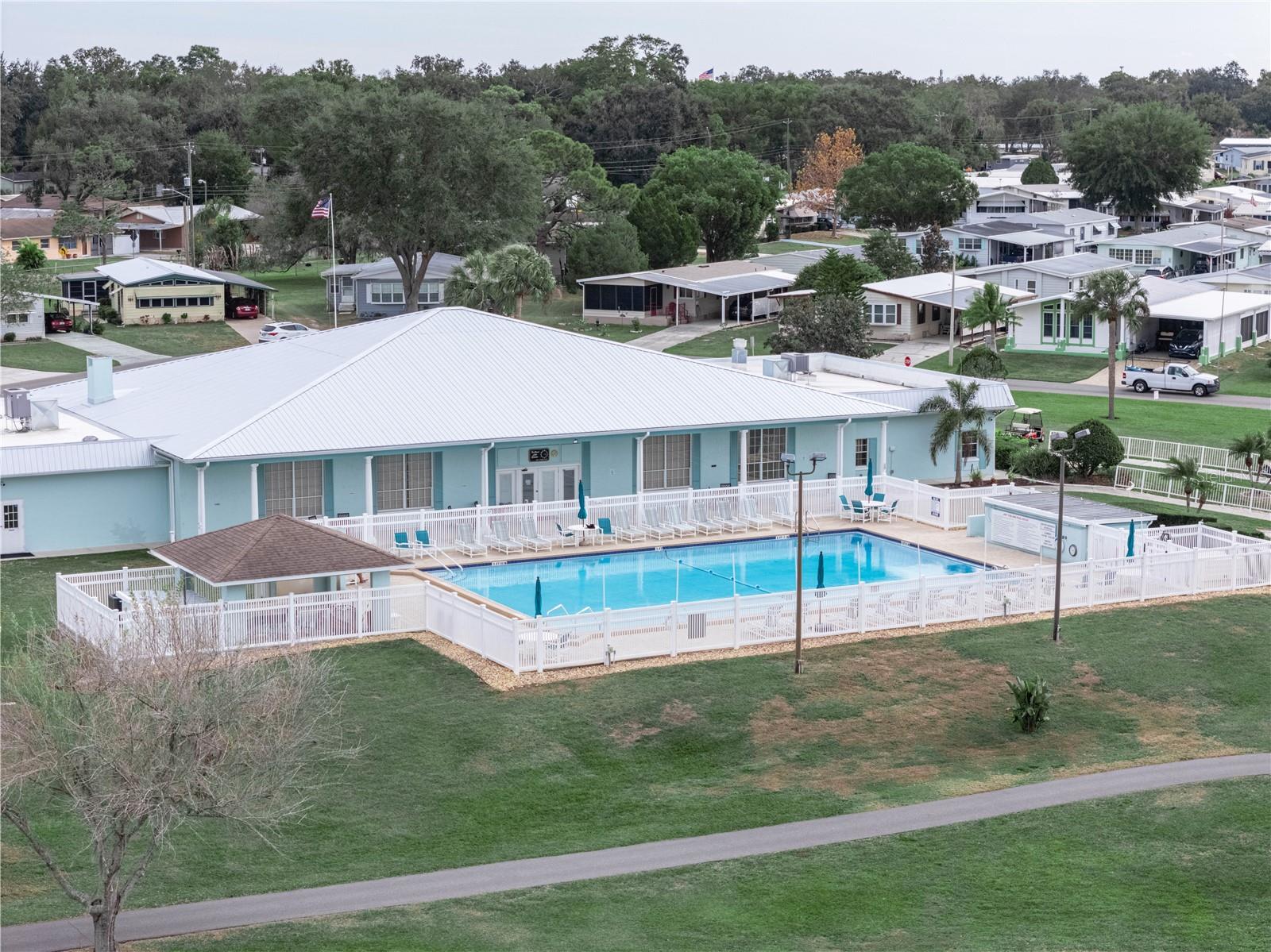 FOXWOOD LAKE ESTATES - Residential