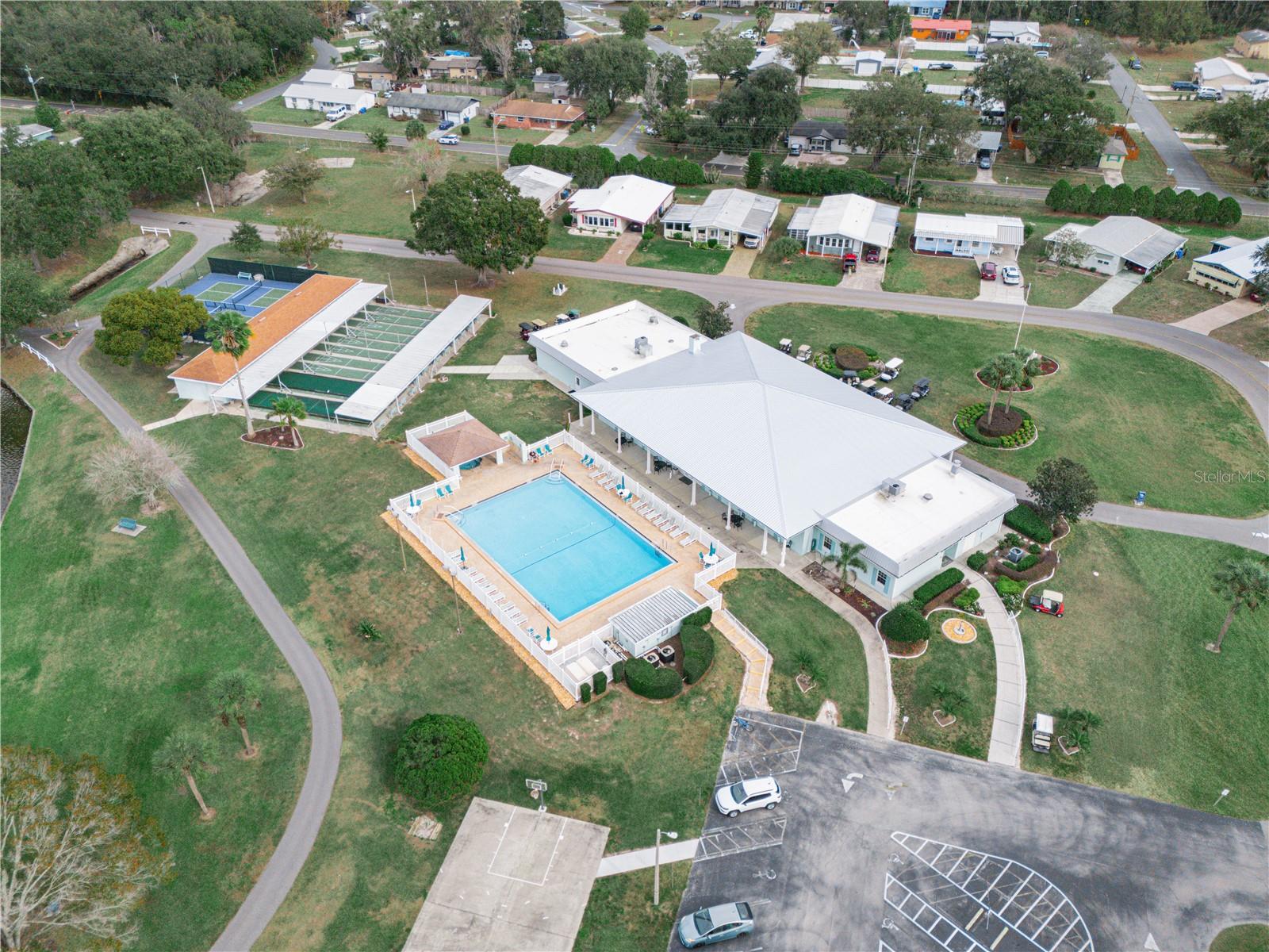 FOXWOOD LAKE ESTATES - Residential