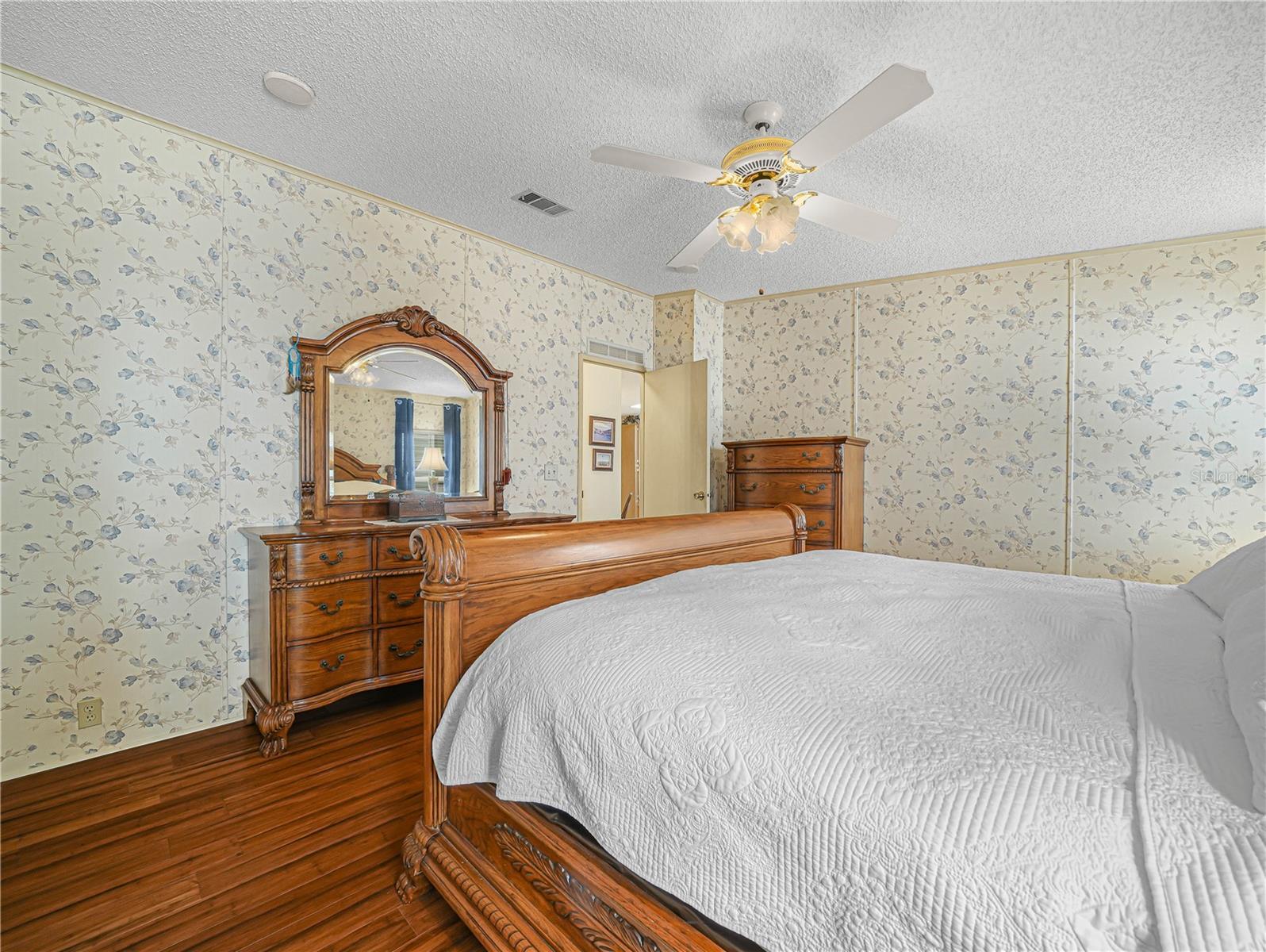 FOXWOOD LAKE ESTATES - Residential