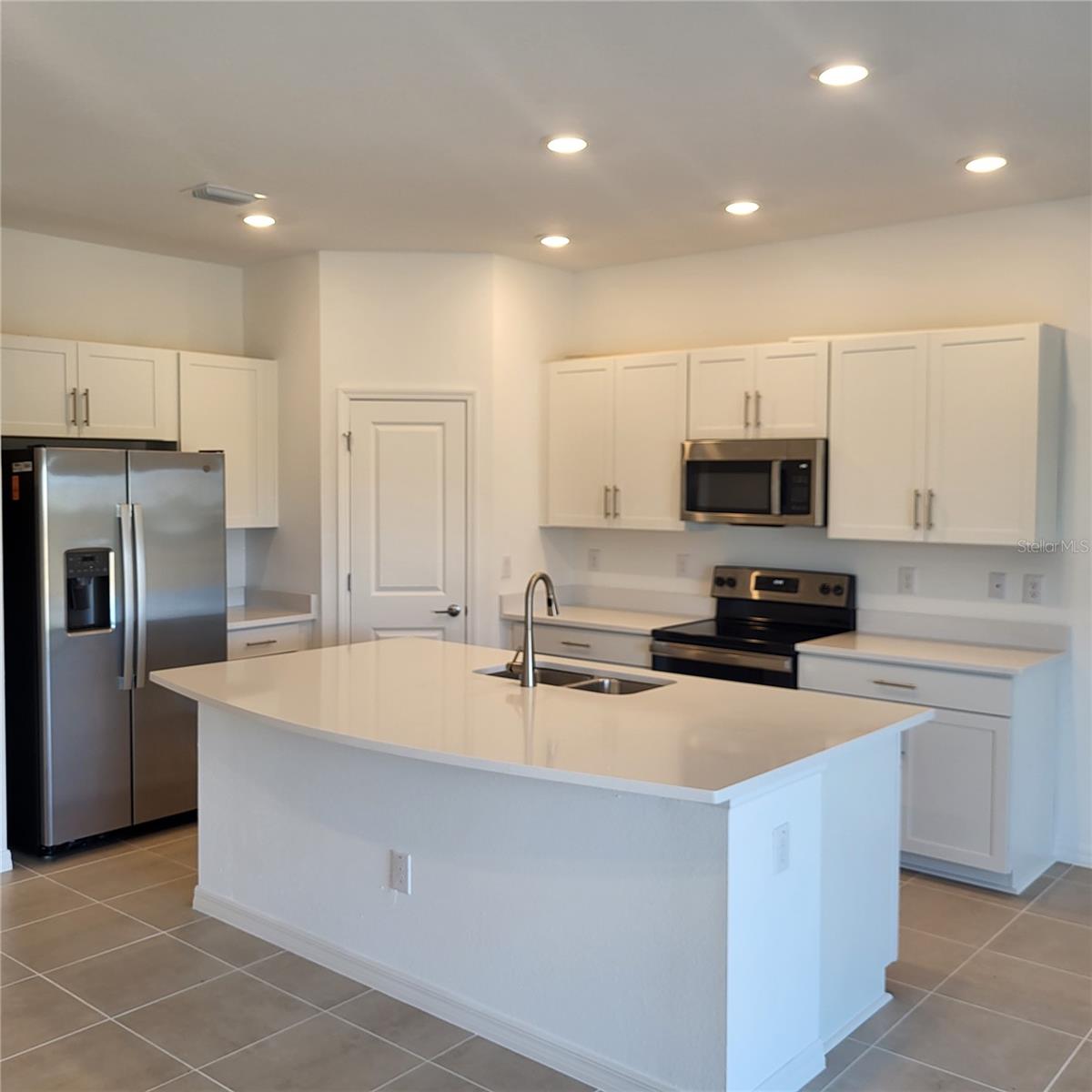 RIVER LNDG PHS 2E-2F-3E - Residential Lease