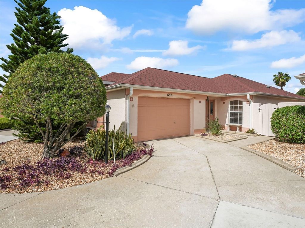 Photo of 632 Delgado Avenue, Lady Lake, FL 32159 (MLS # G5100434)