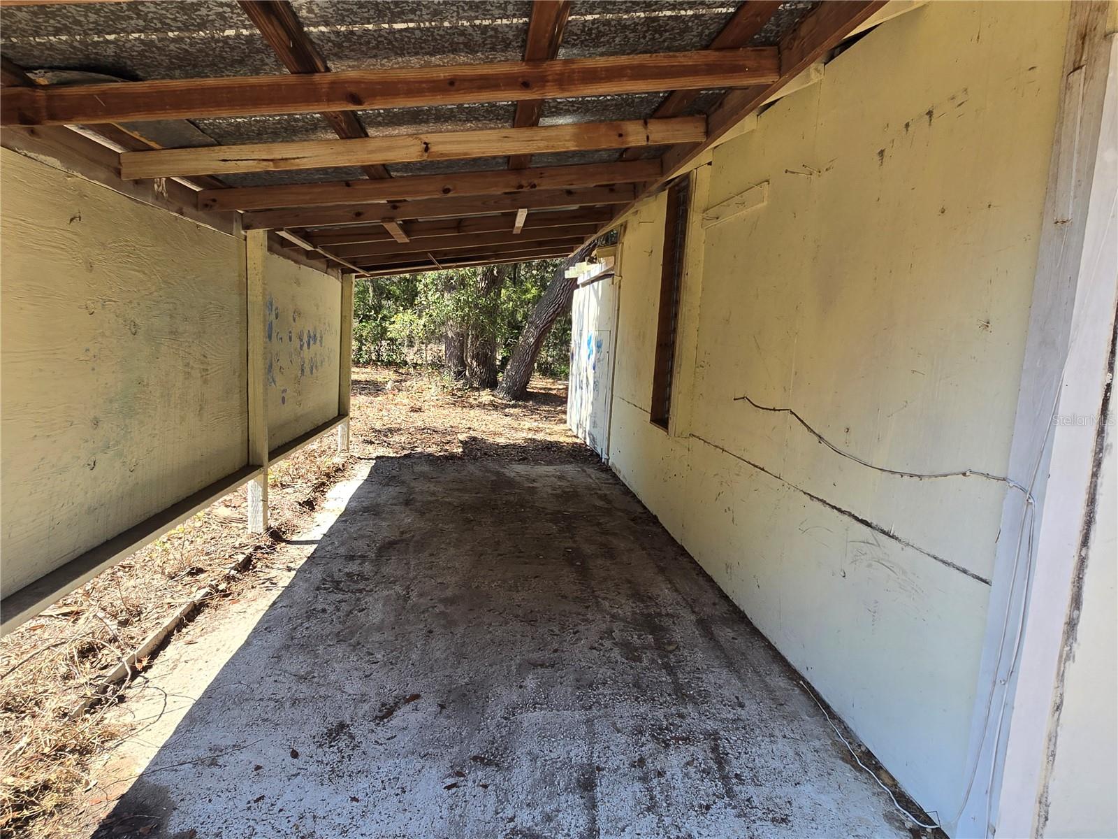 ROUND LAKE - Residential