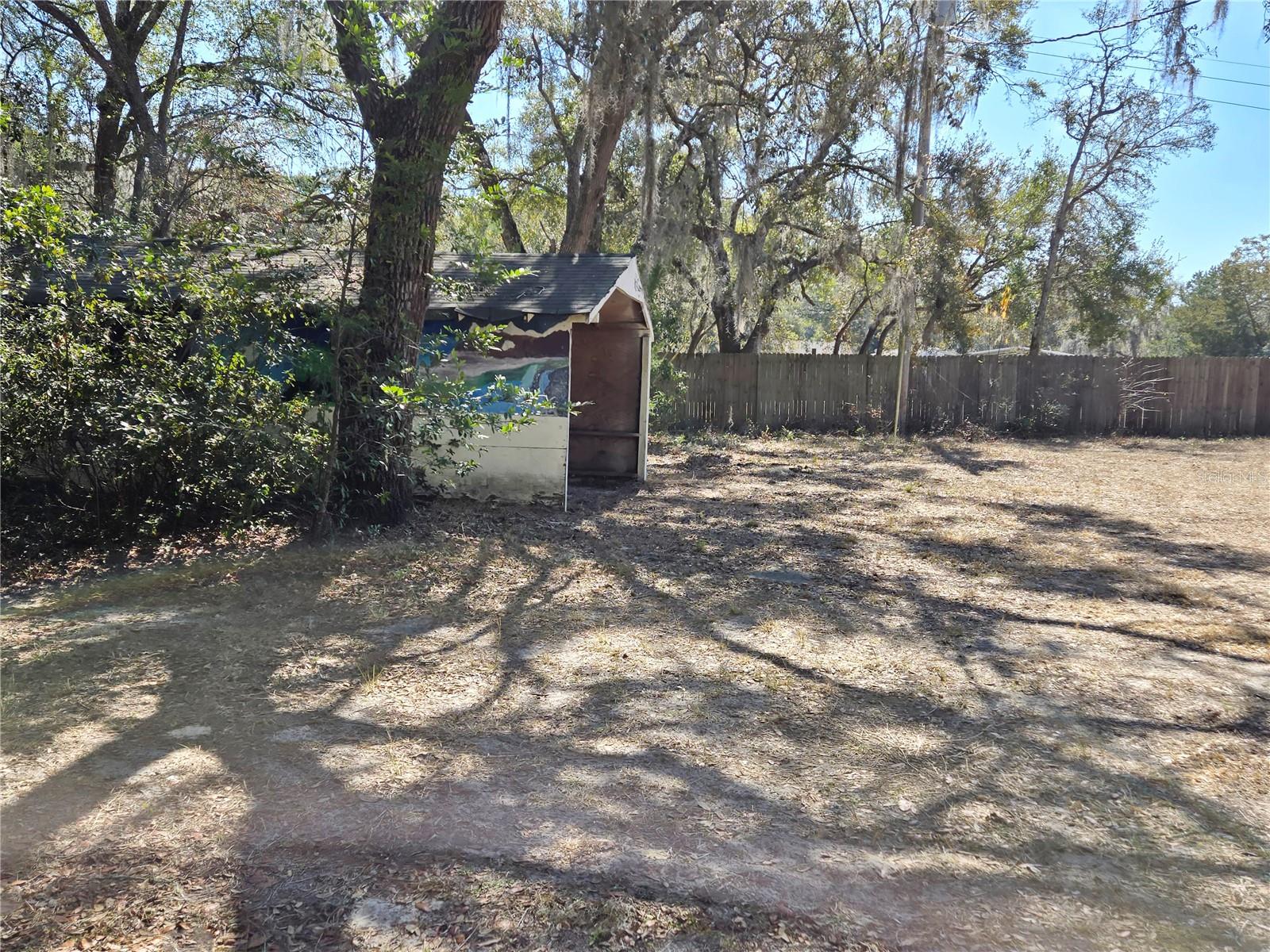 ROUND LAKE - Residential