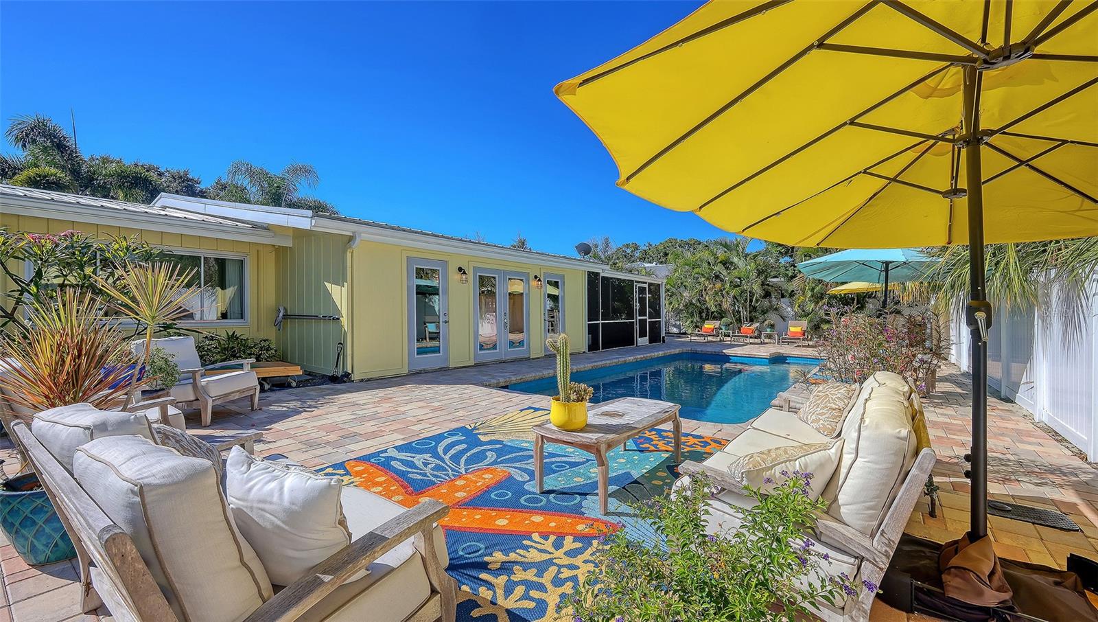 SOUTH GATE - Residential