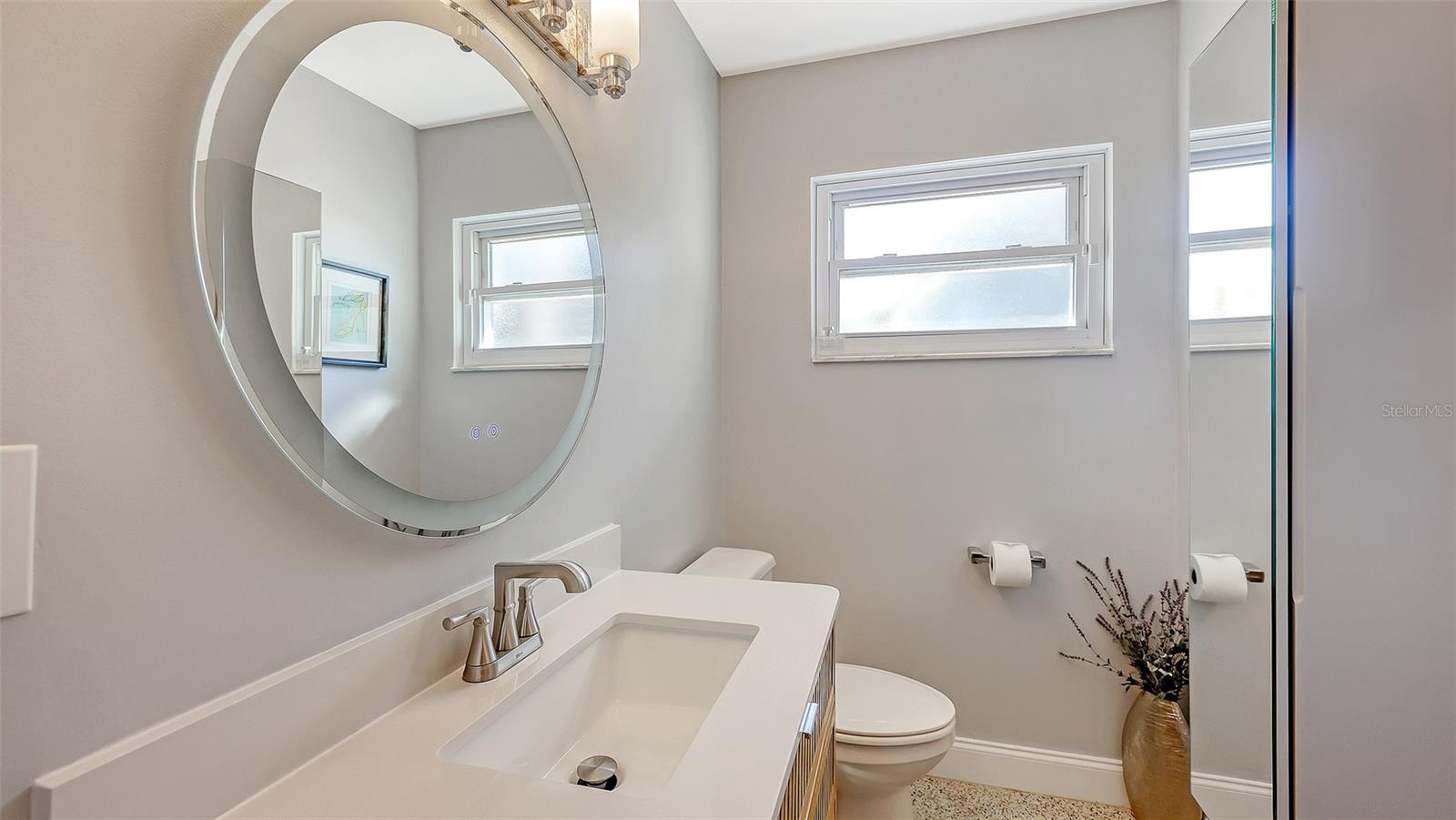 SOUTH GATE - Residential