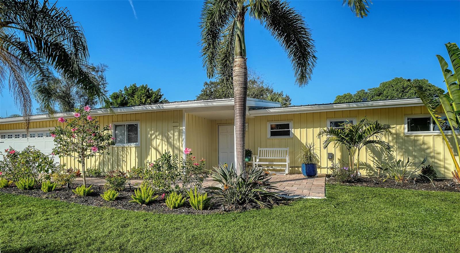 2525 HIBISCUS STREET