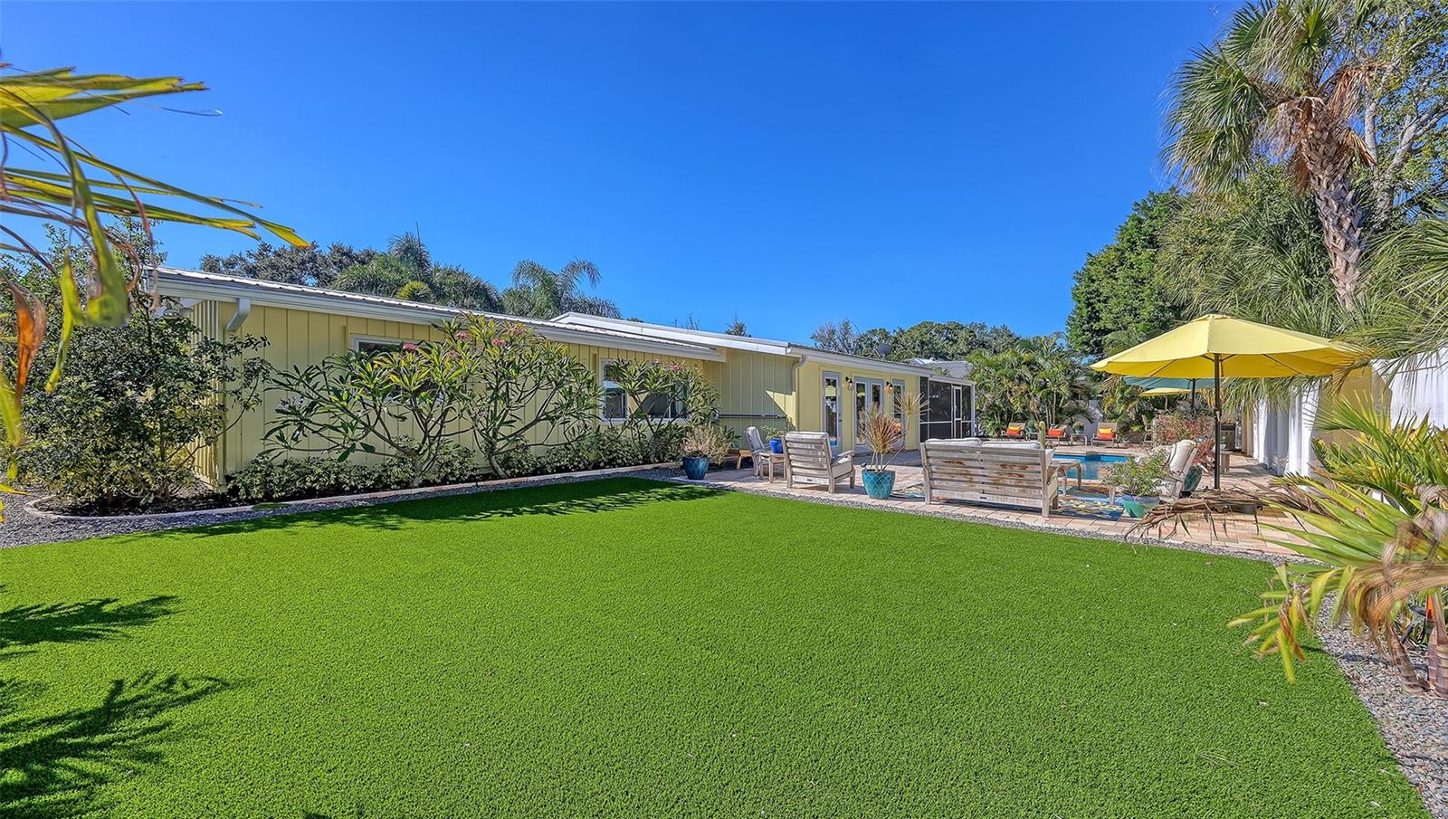 SOUTH GATE - Residential