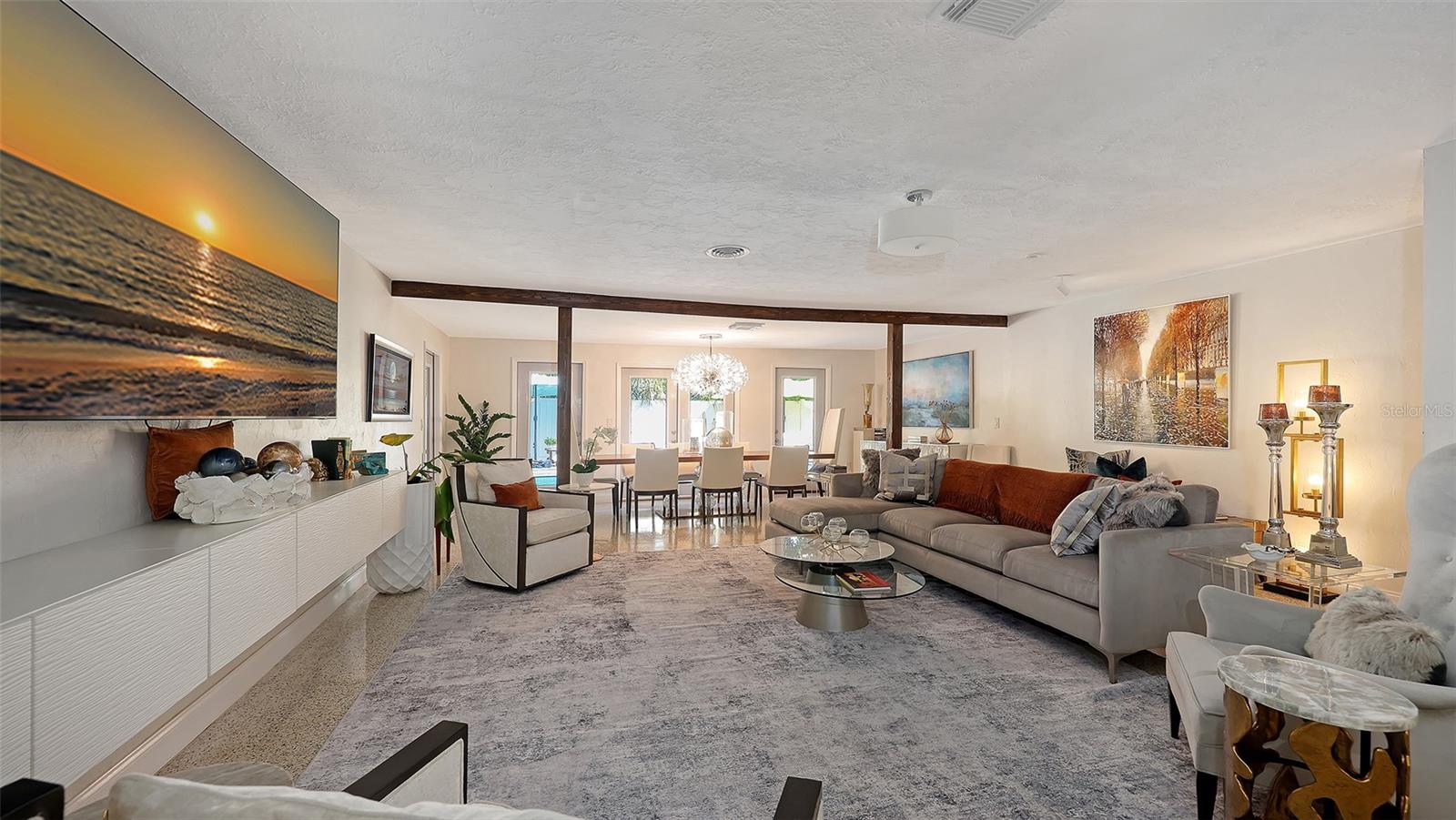 SOUTH GATE - Residential