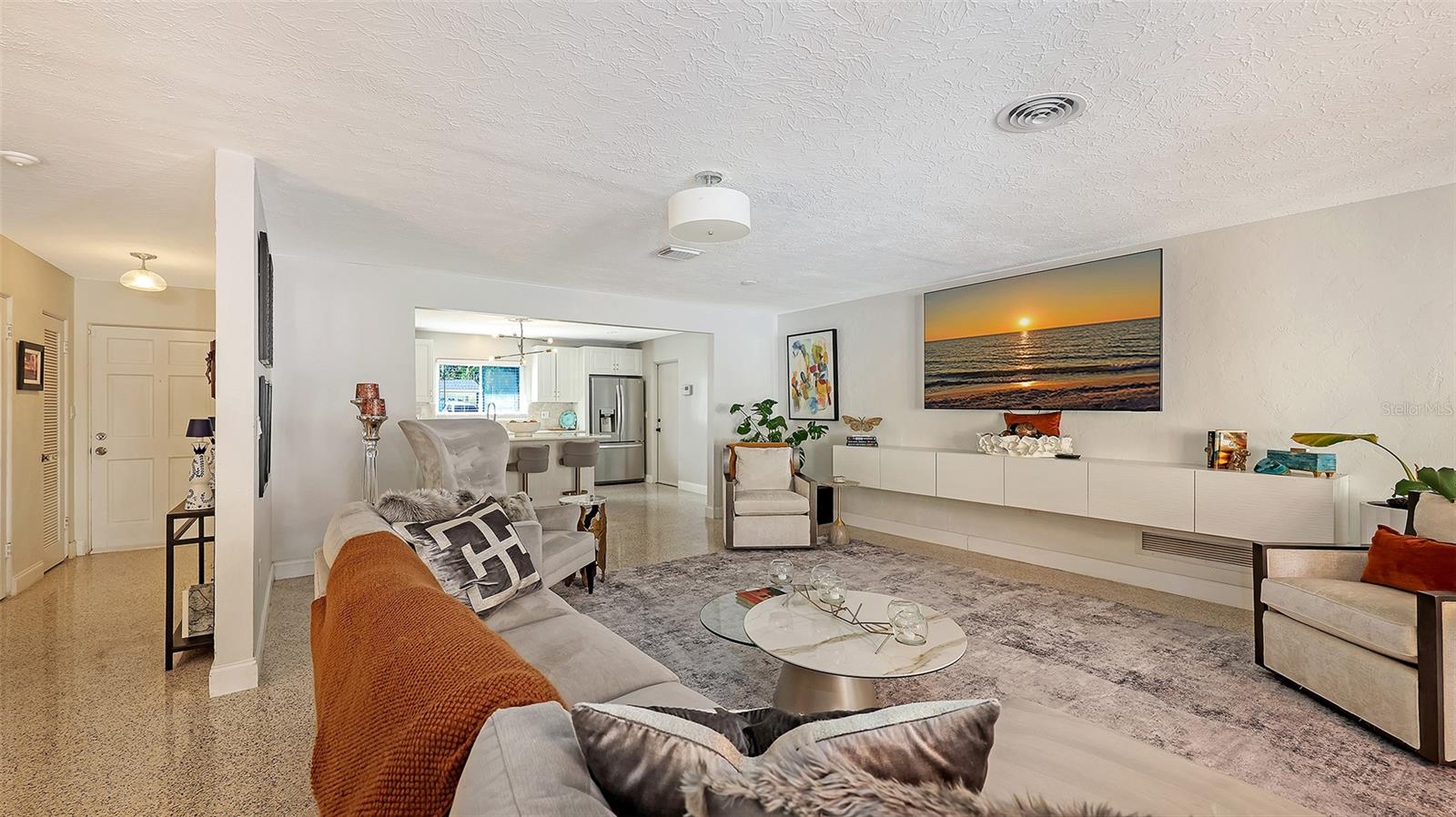 SOUTH GATE - Residential