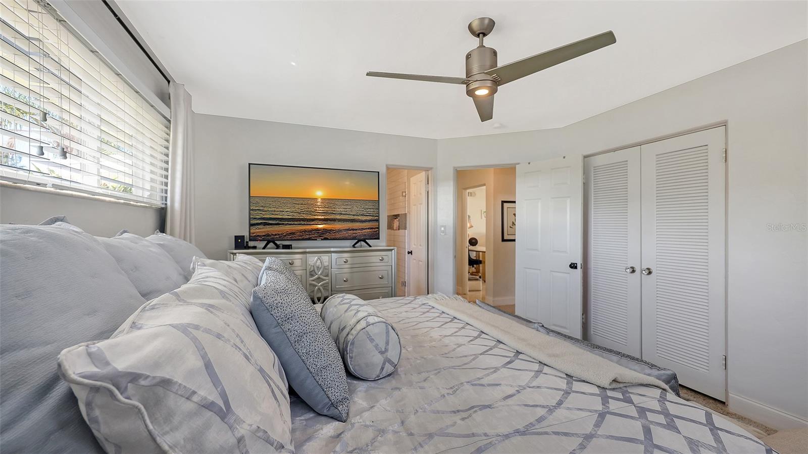 SOUTH GATE - Residential