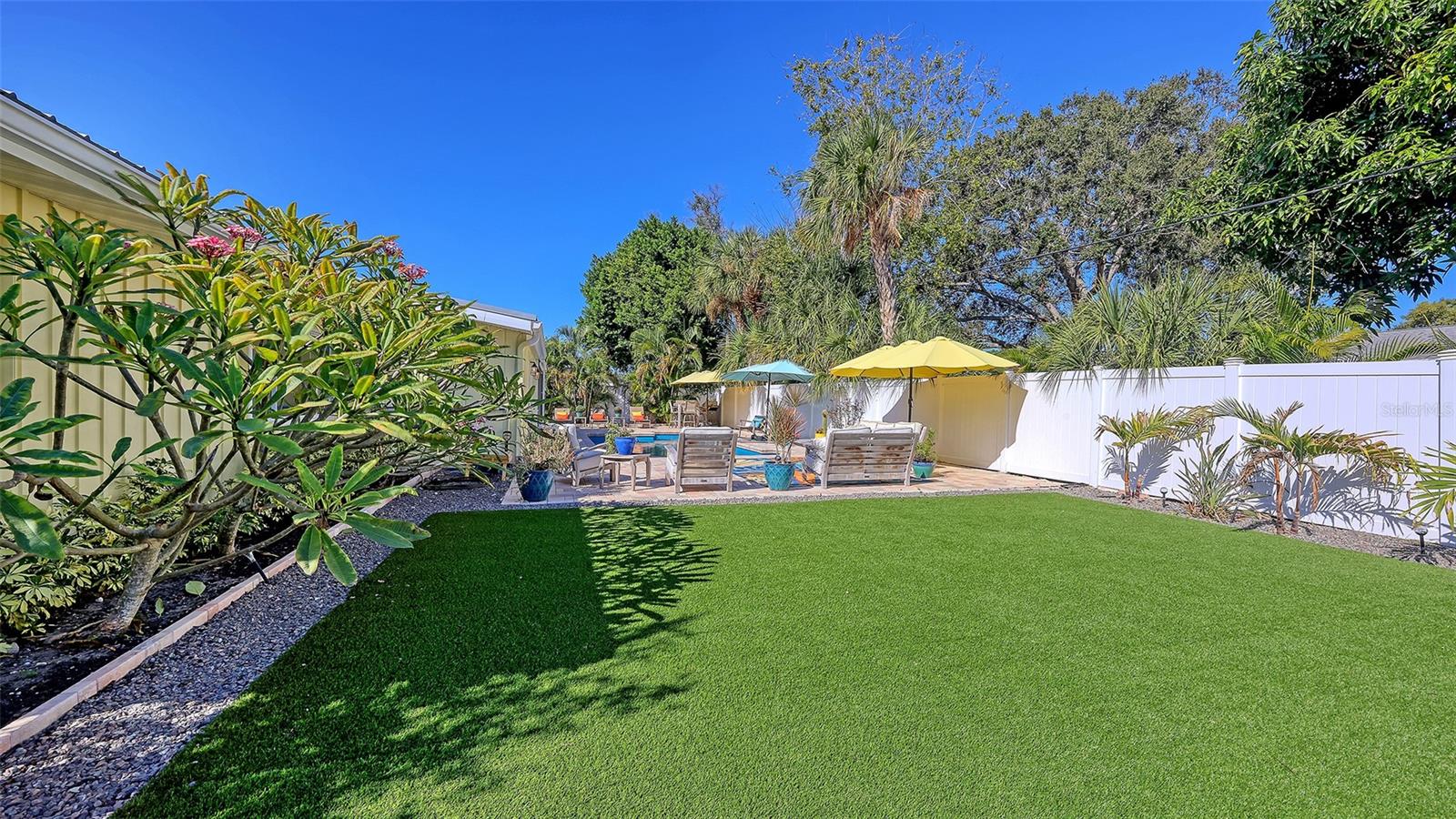 SOUTH GATE - Residential