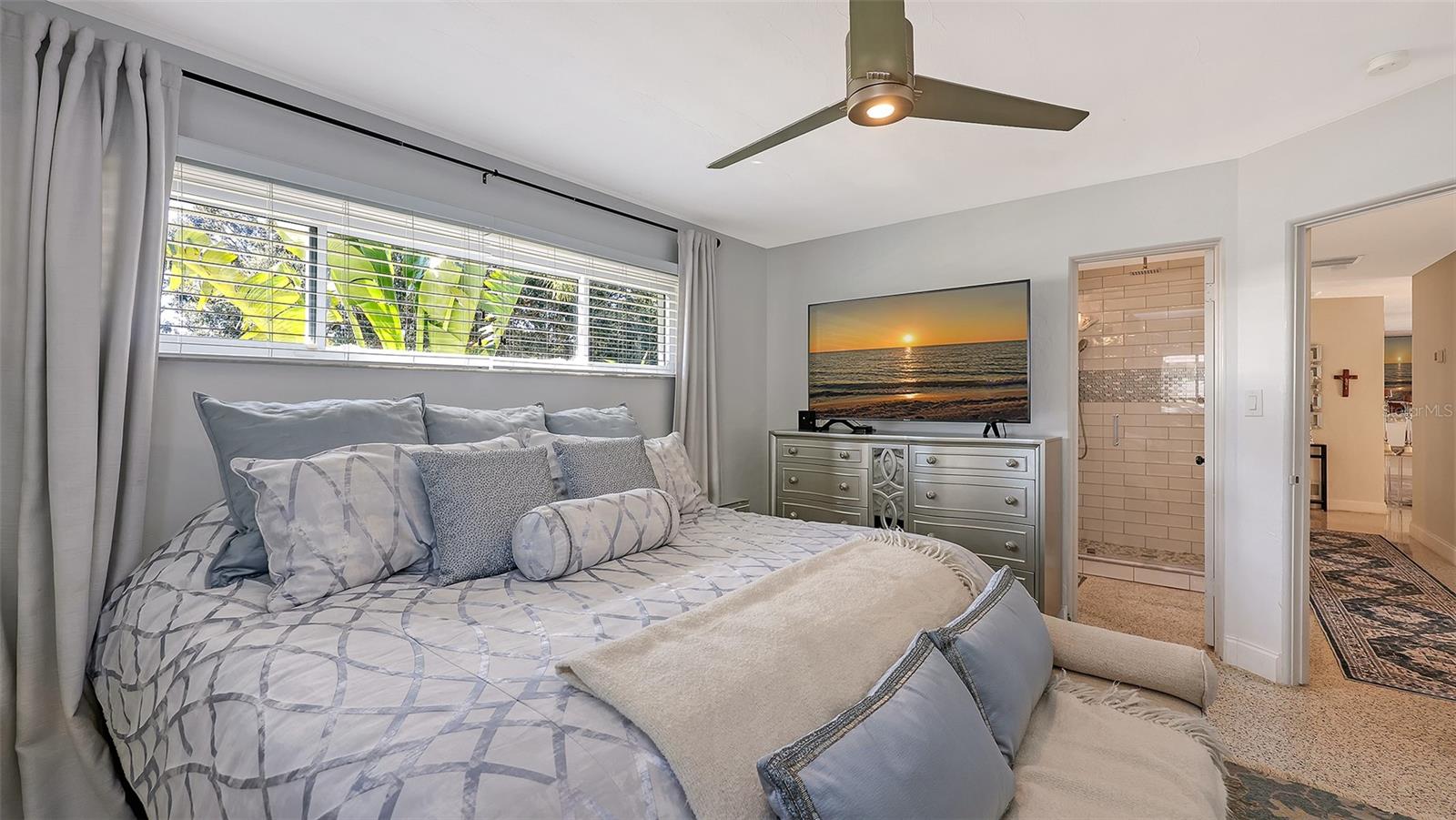 SOUTH GATE - Residential