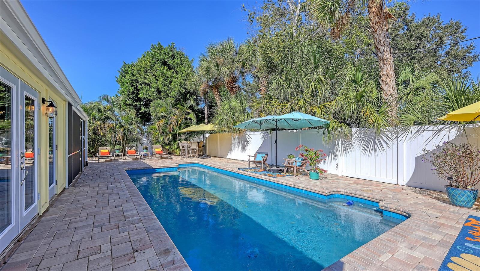 SOUTH GATE - Residential