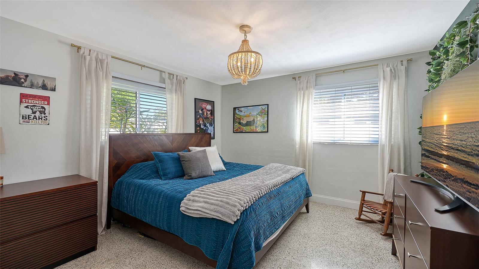 SOUTH GATE - Residential