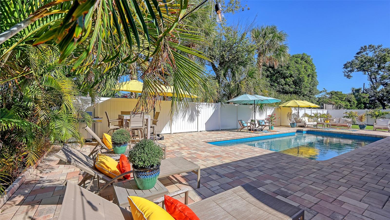 SOUTH GATE - Residential