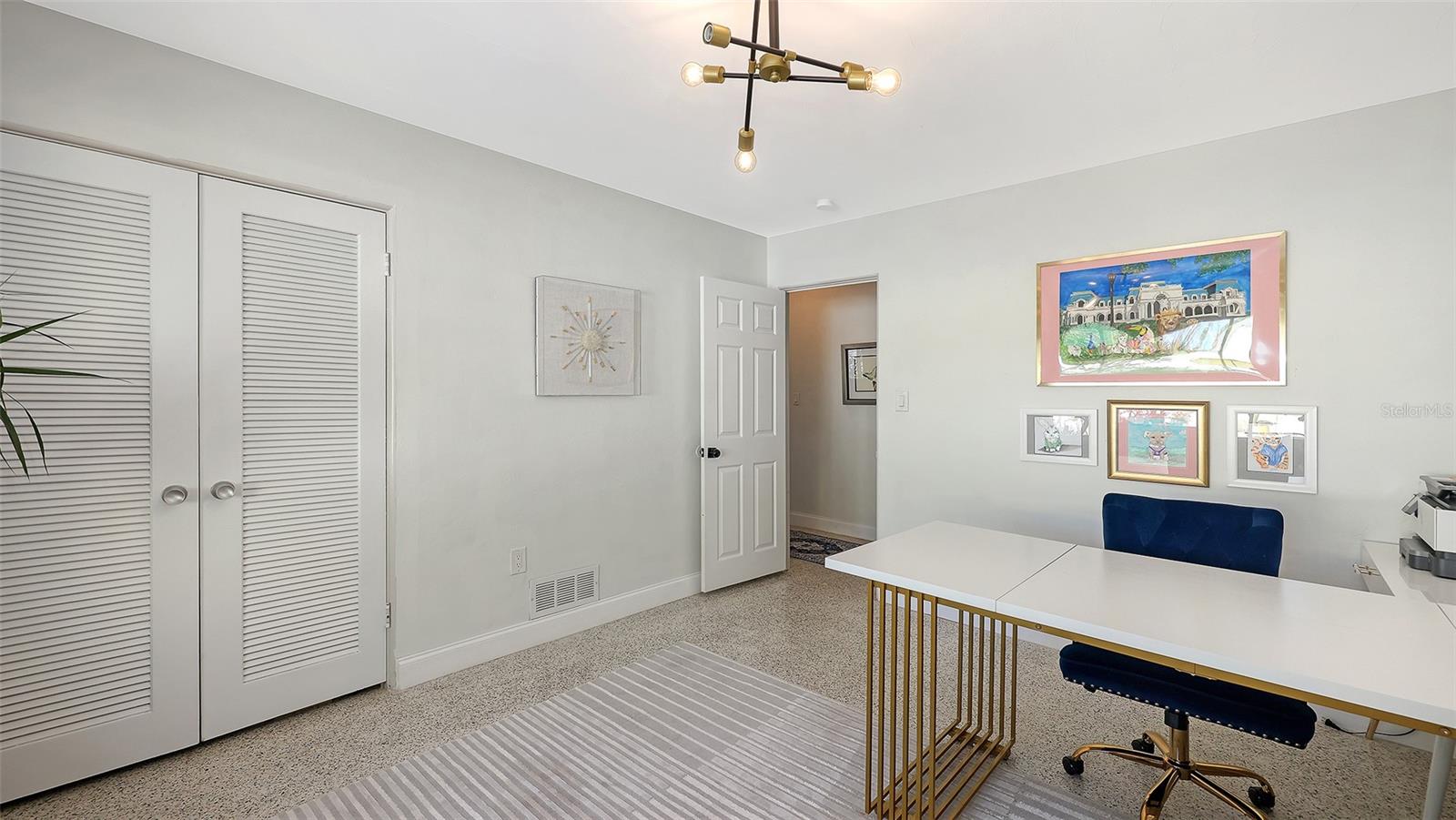 SOUTH GATE - Residential