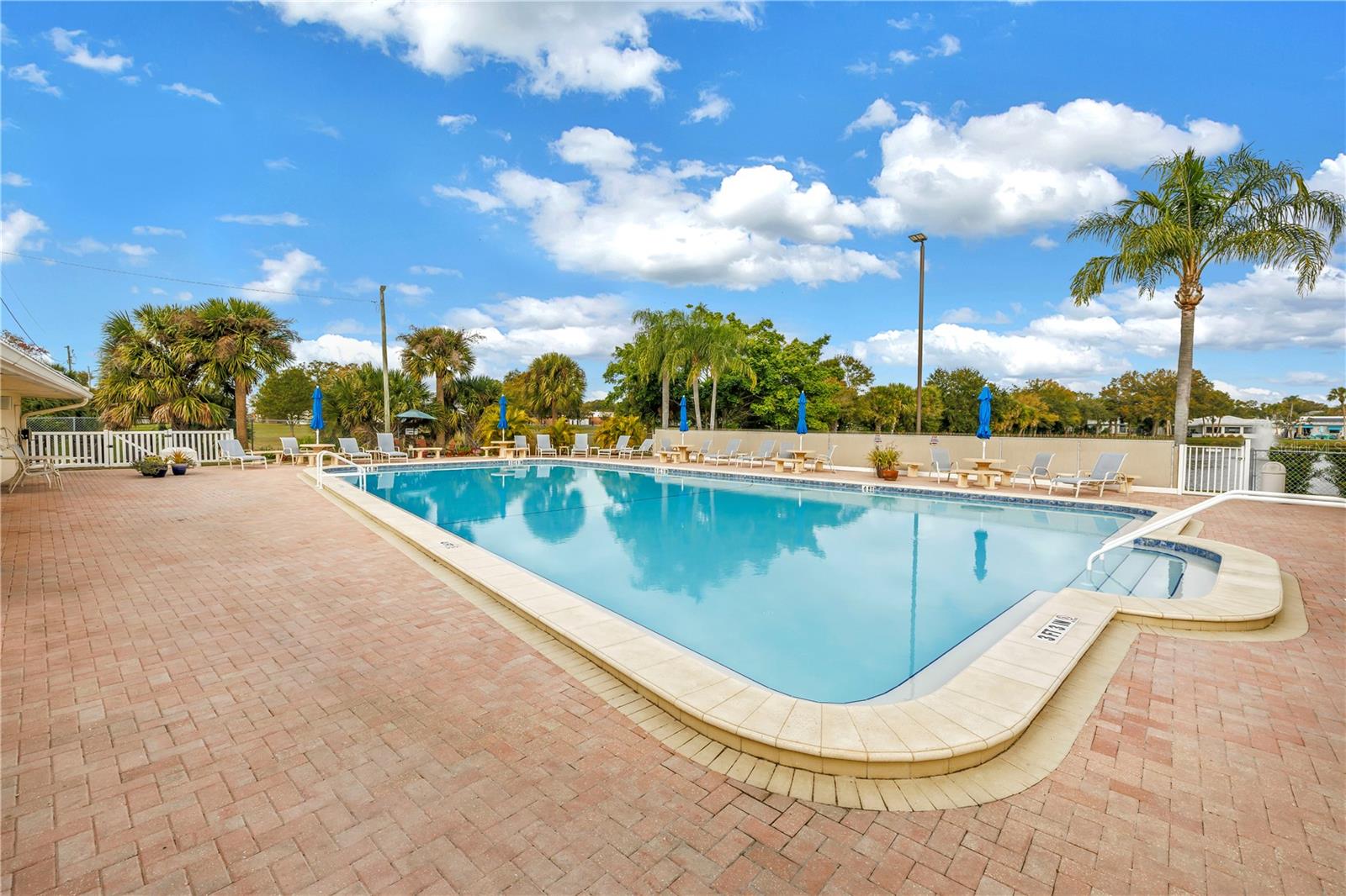 SPRINGWOOD VILLAS - Residential