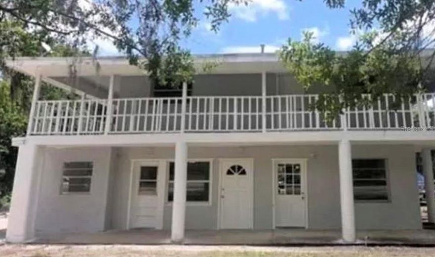 A beautiful coastal triplex in the heart of New Smyrna Beach