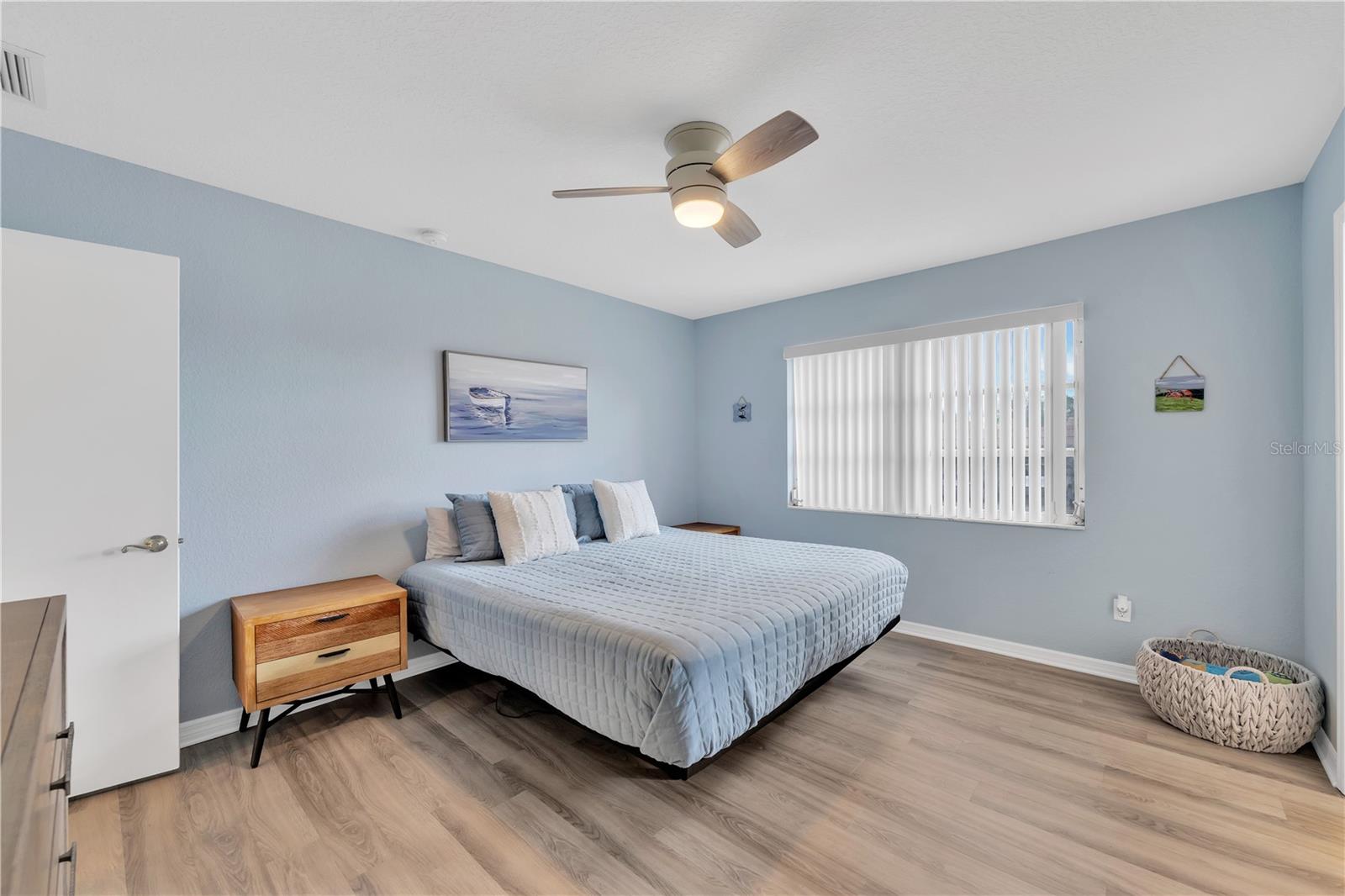 STRATHMORE RIVERSIDE II - Residential Lease