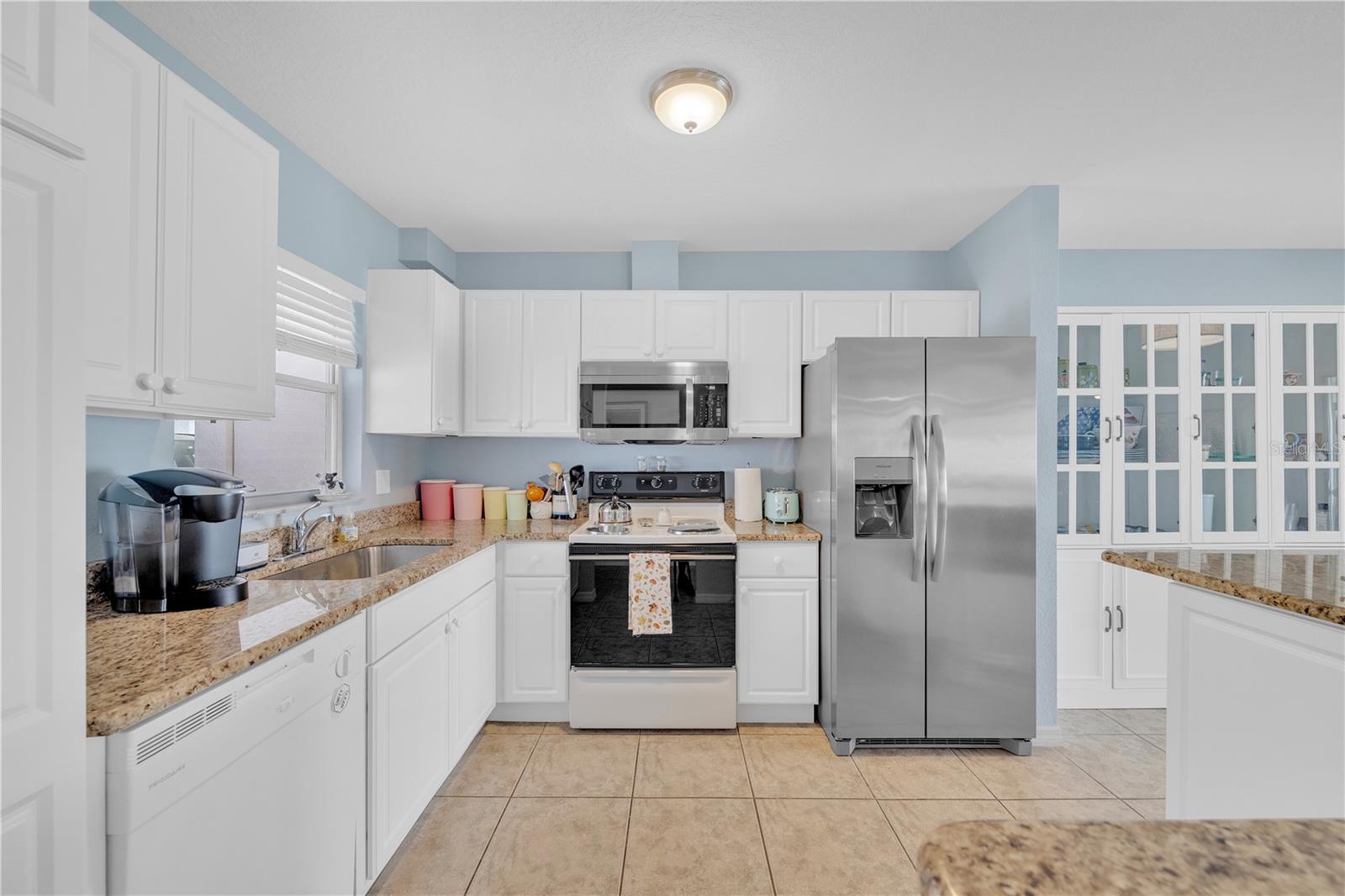 STRATHMORE RIVERSIDE II - Residential Lease