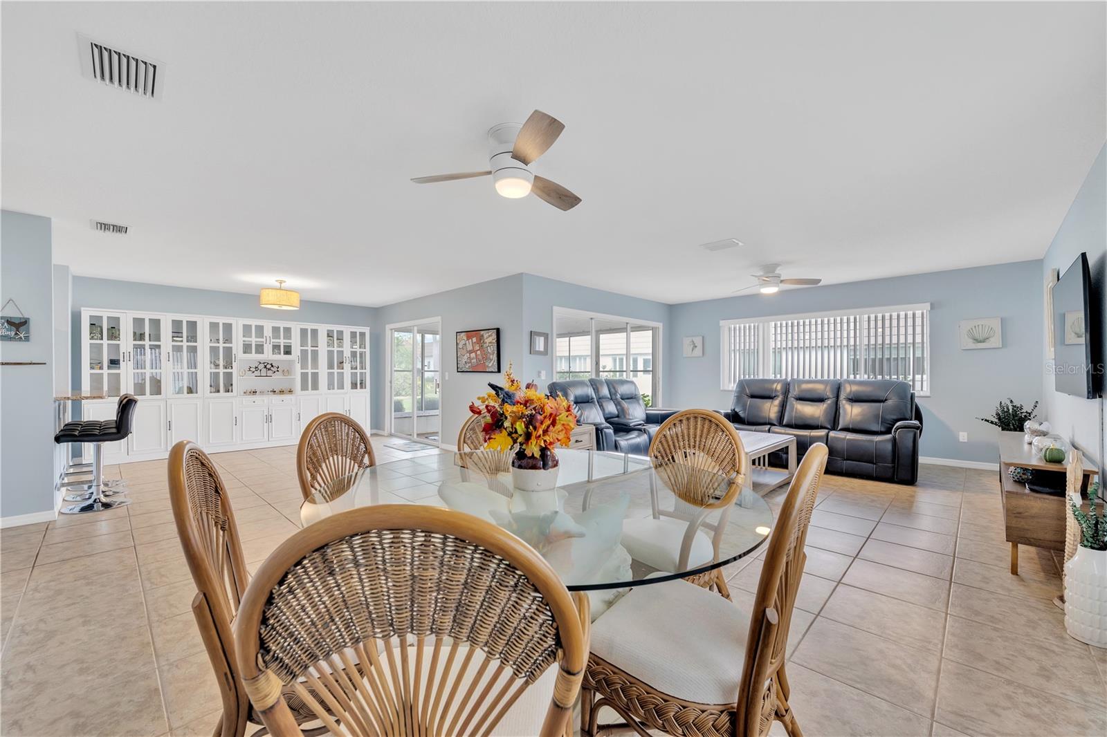 STRATHMORE RIVERSIDE II - Residential Lease