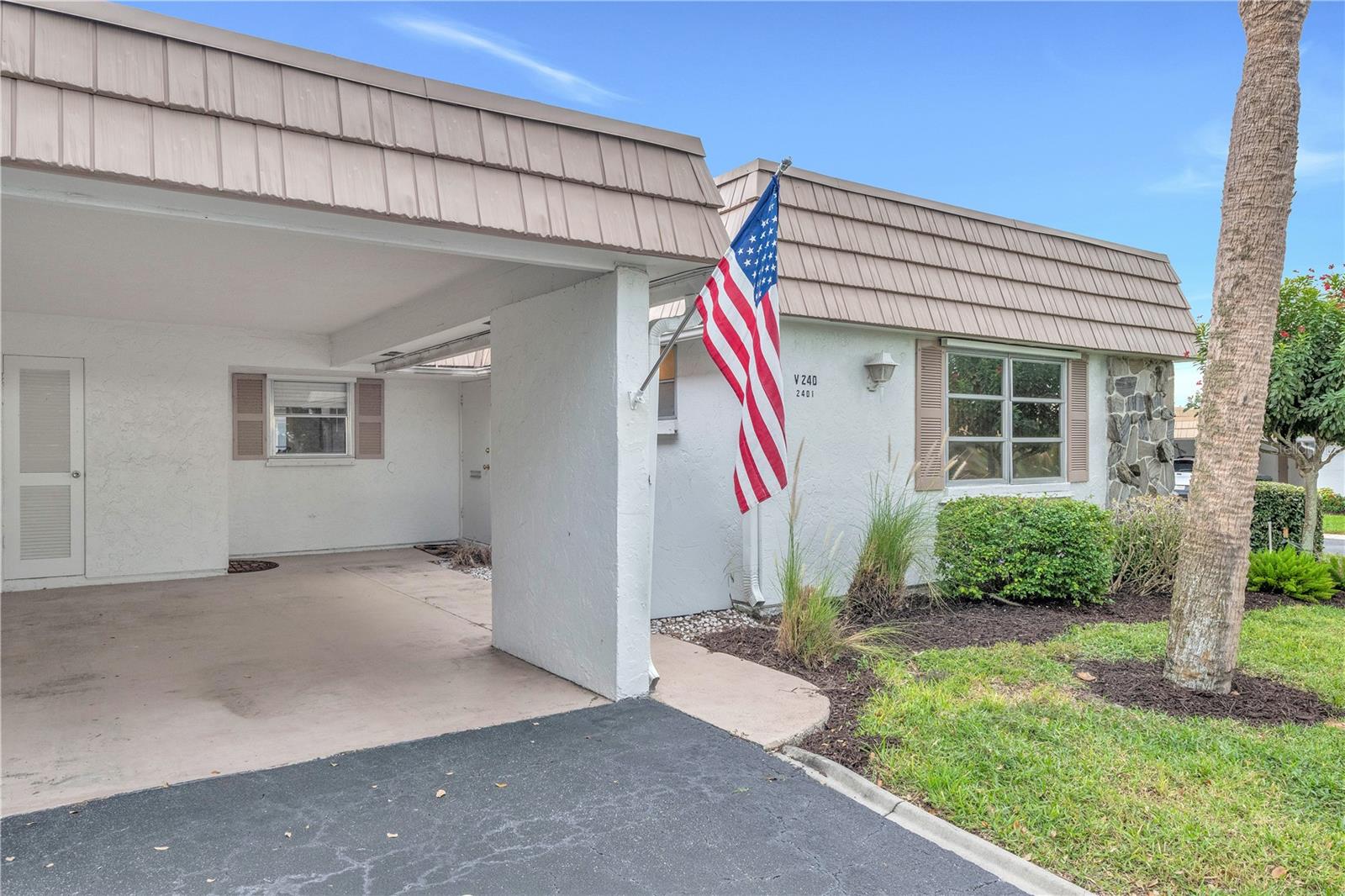 STRATHMORE RIVERSIDE II - Residential Lease