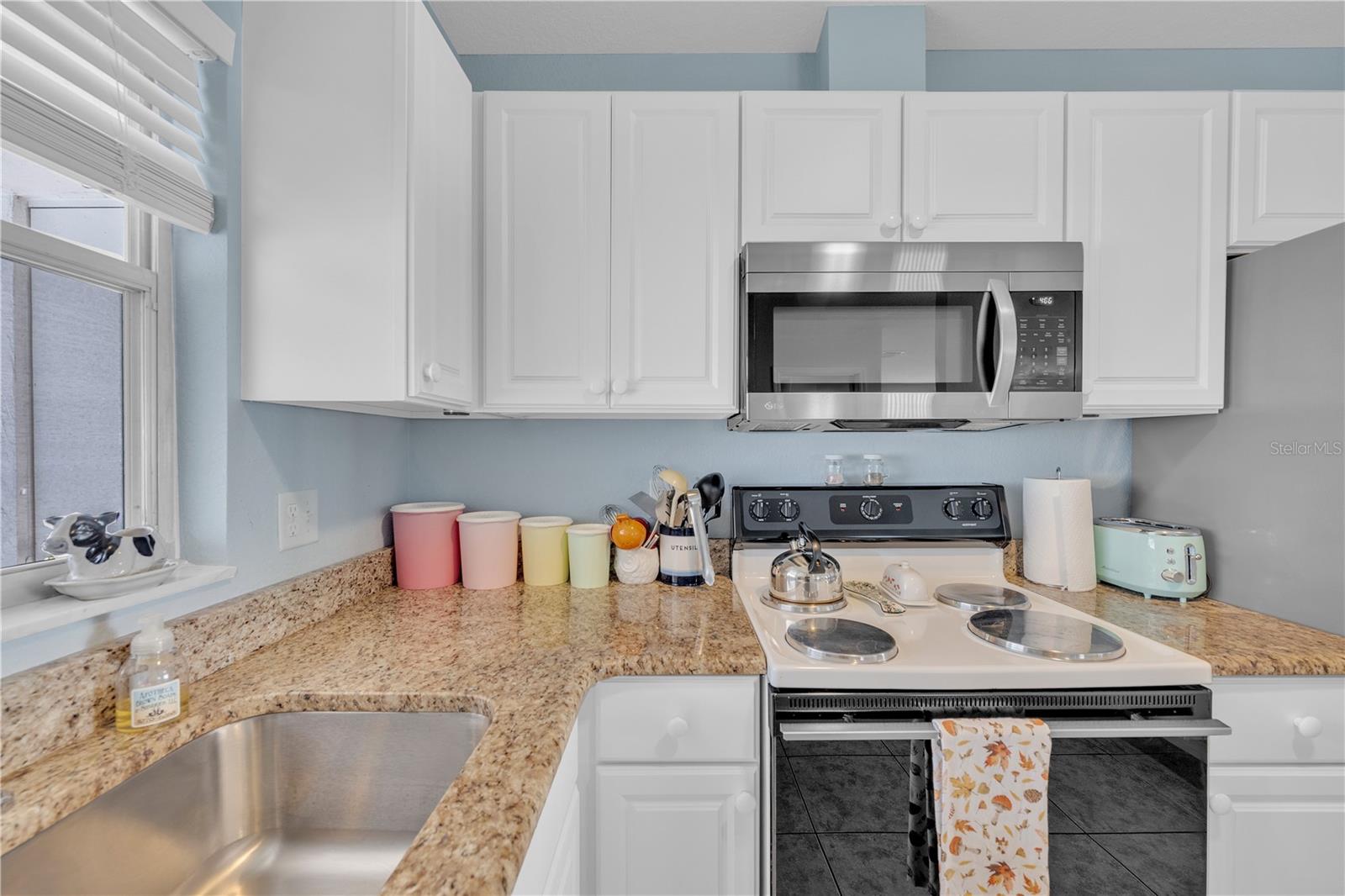 STRATHMORE RIVERSIDE II - Residential Lease