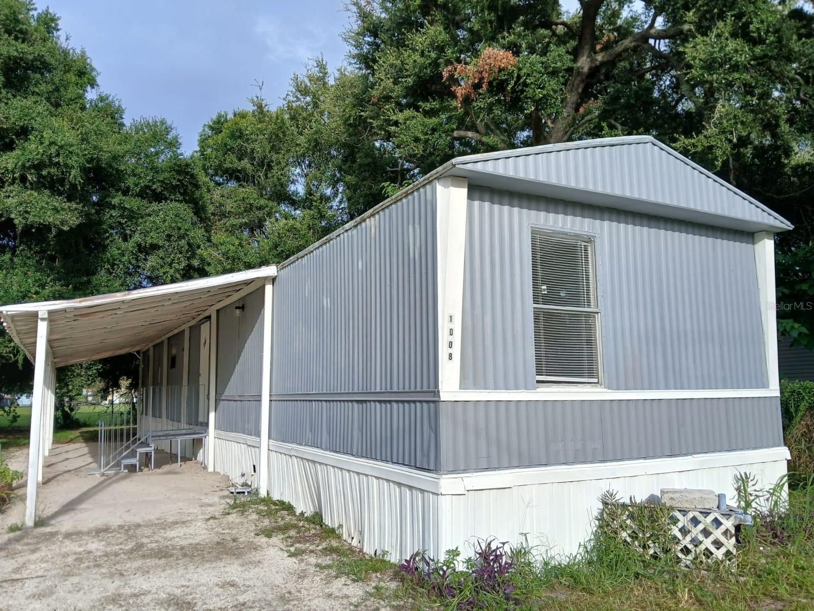 For Rent: 3-Bed, 2-Bath Mobile Home in Great Location! Apply online quickly and easily. Newly renovated 3-bed, 2-bath mobile home for rent with updated kitchen, bathrooms, and flooring. Covered garage and spacious backyard for entertaining. Great location near Westwood Middle School and the park. Move-in ready. Apply online quickly and easily. Contact us to schedule a viewing. https://www.rentapplication.net/1008_37th