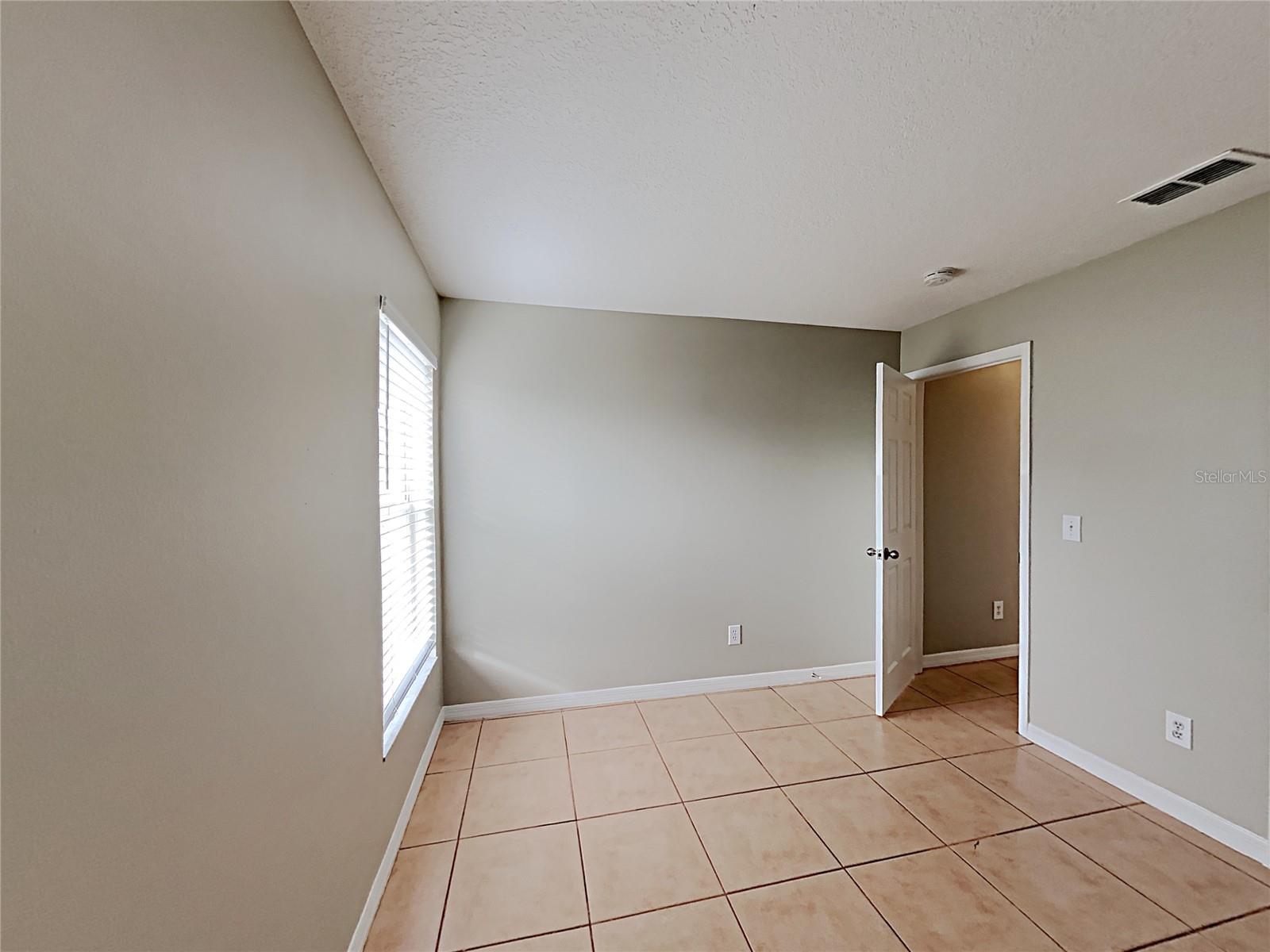 LOMA VISTA SEC 02 - Residential Lease