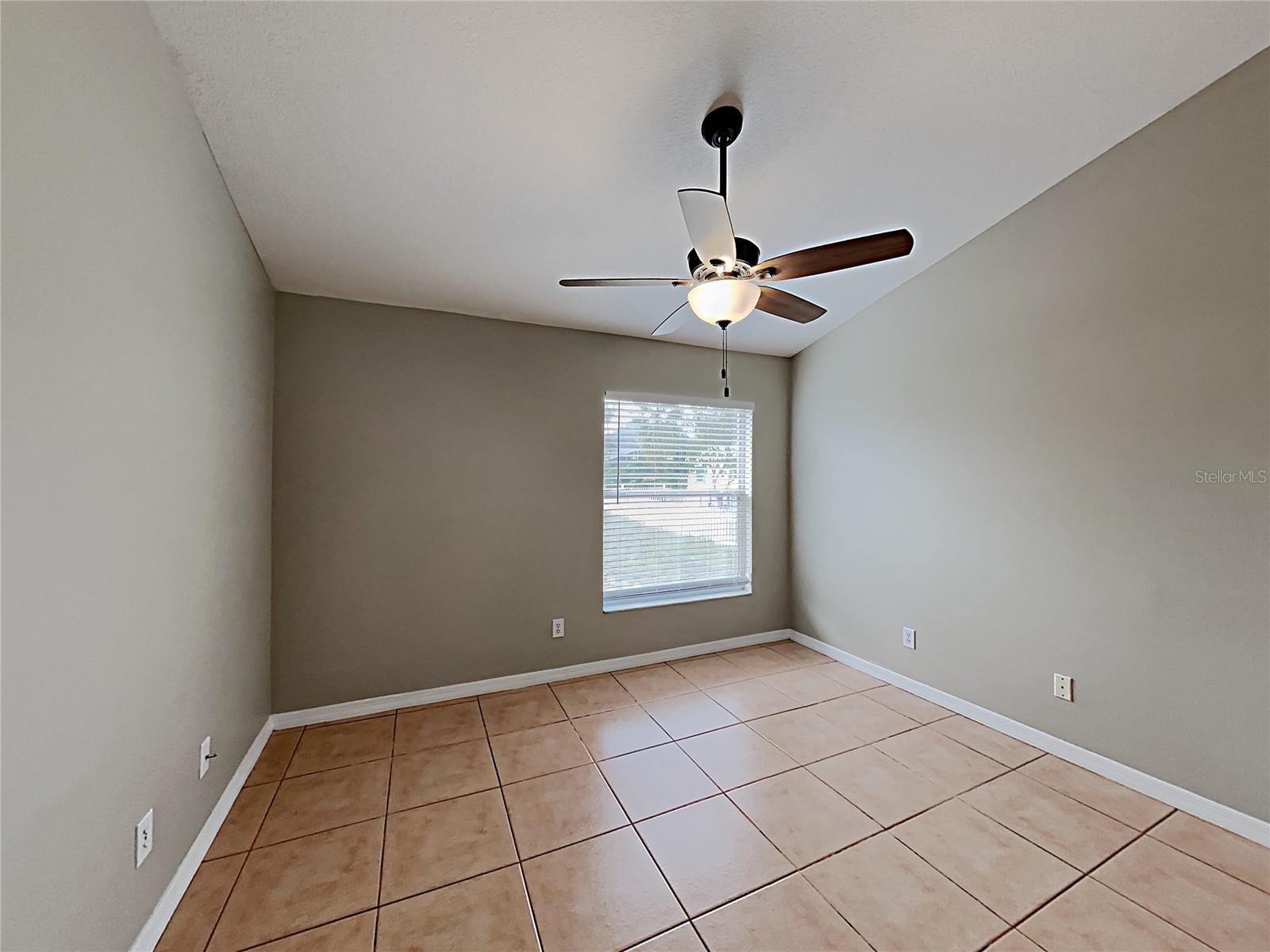 LOMA VISTA SEC 02 - Residential Lease