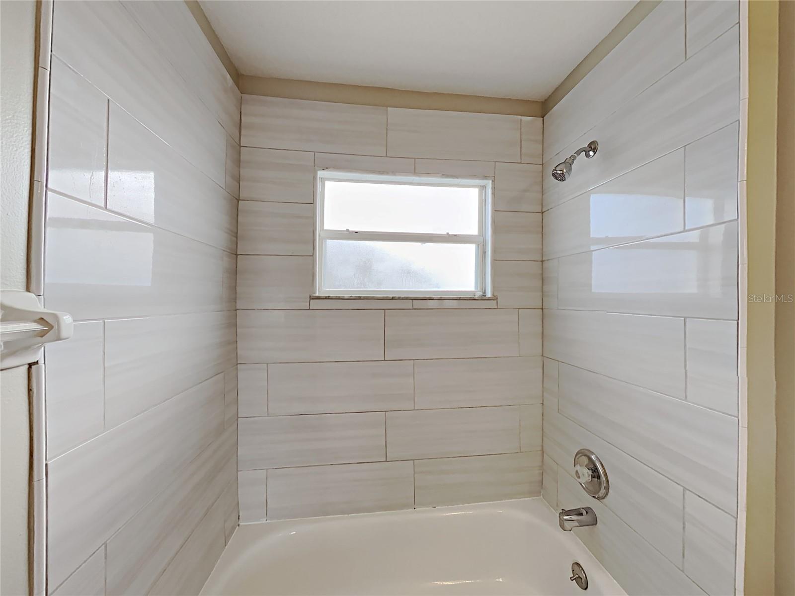 LOMA VISTA SEC 02 - Residential Lease