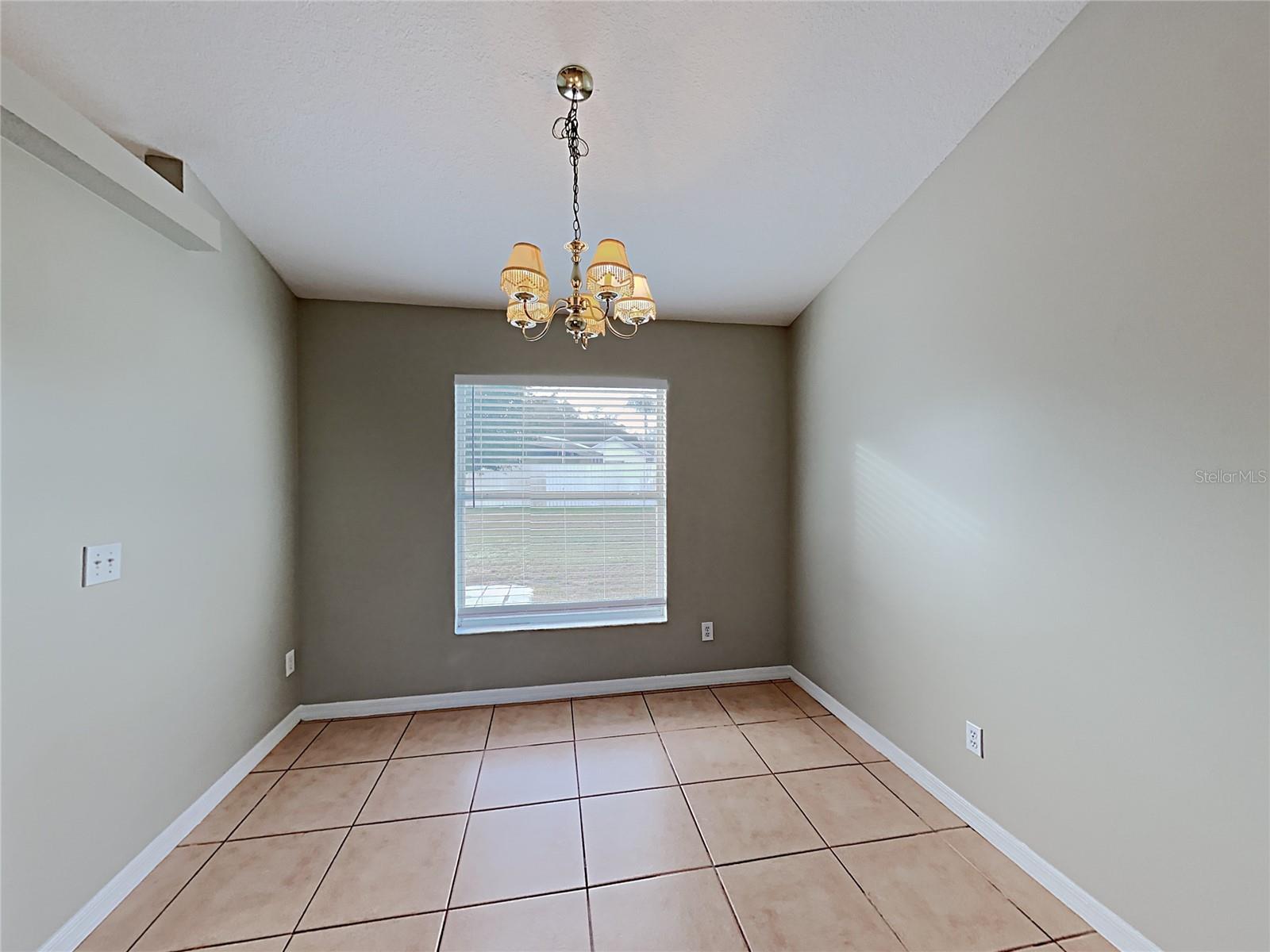 LOMA VISTA SEC 02 - Residential Lease