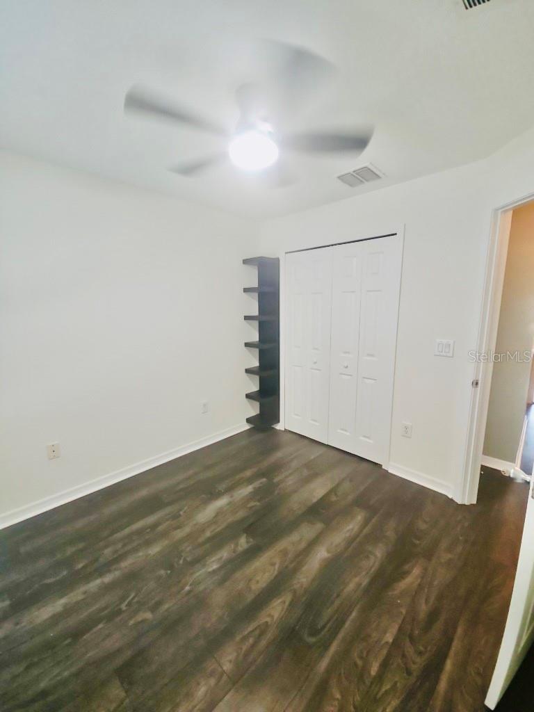 OAKS AT RIVERVIEW - Residential Lease