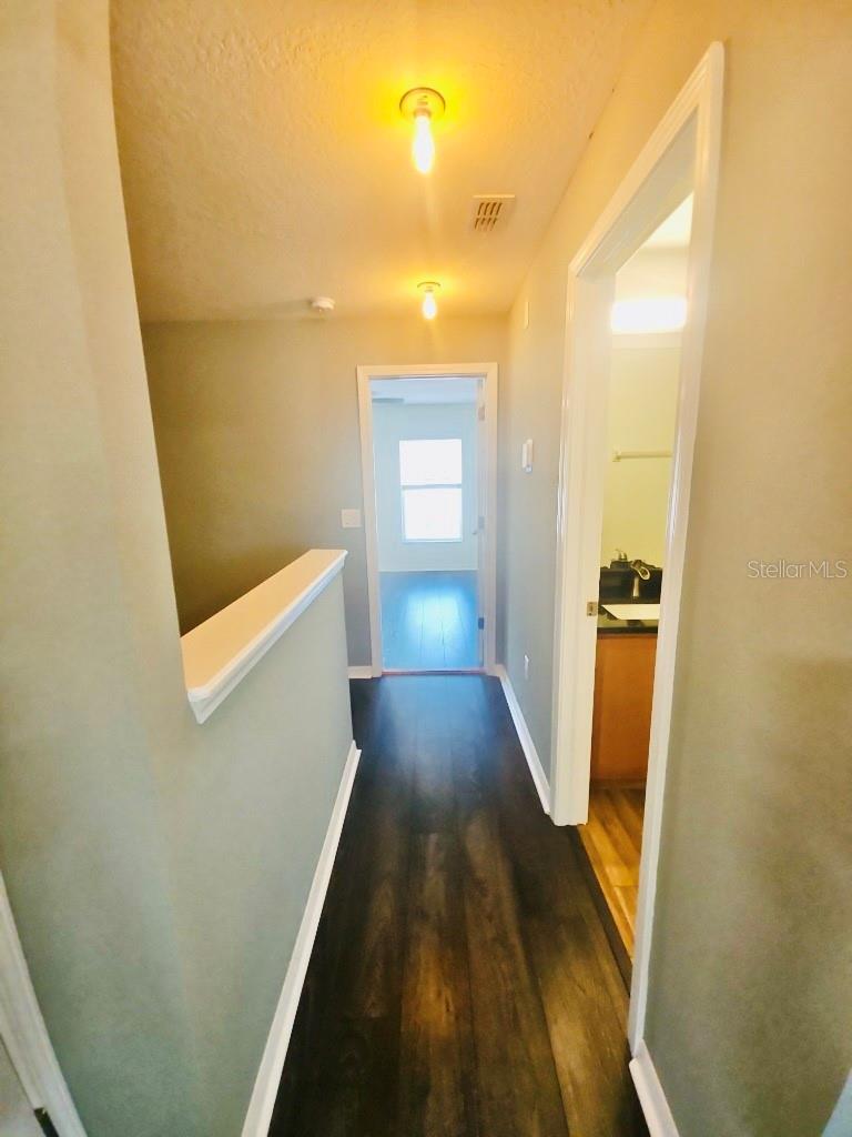 OAKS AT RIVERVIEW - Residential Lease