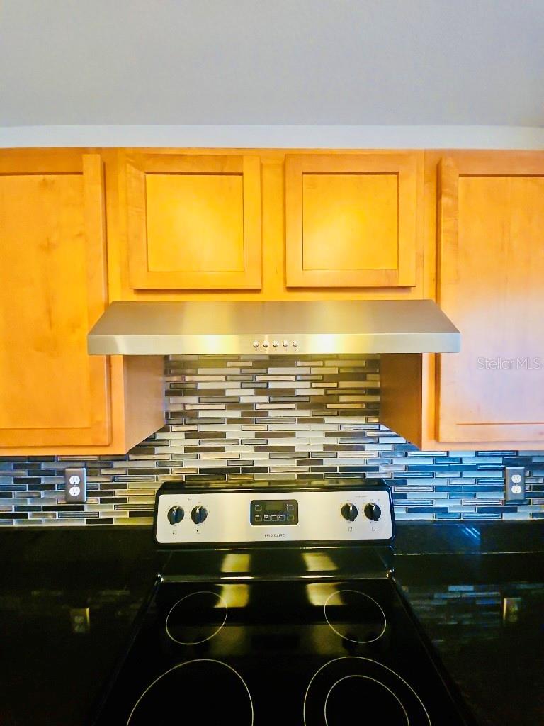 OAKS AT RIVERVIEW - Residential Lease