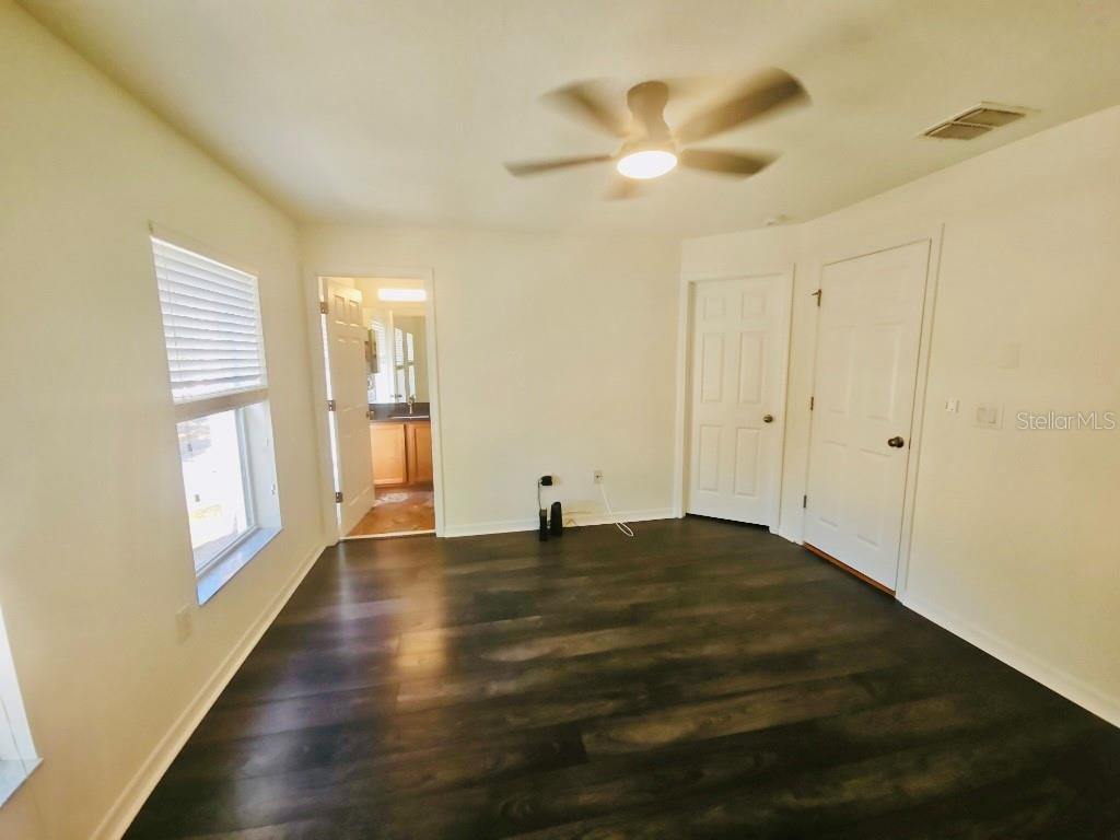 OAKS AT RIVERVIEW - Residential Lease