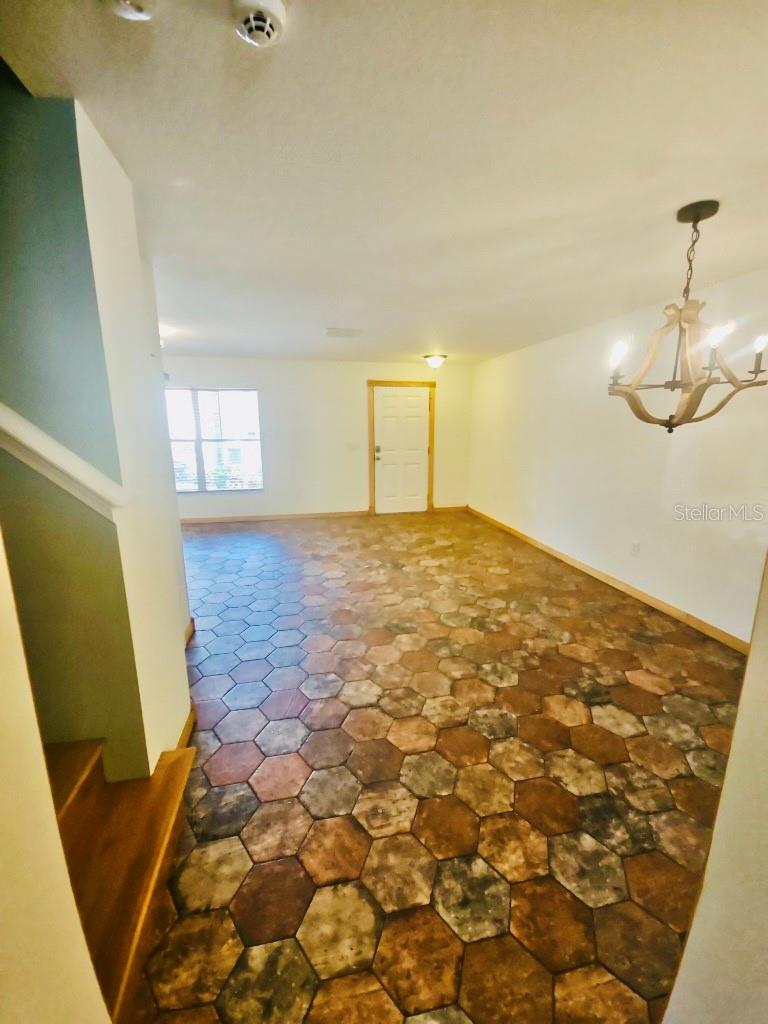 OAKS AT RIVERVIEW - Residential Lease