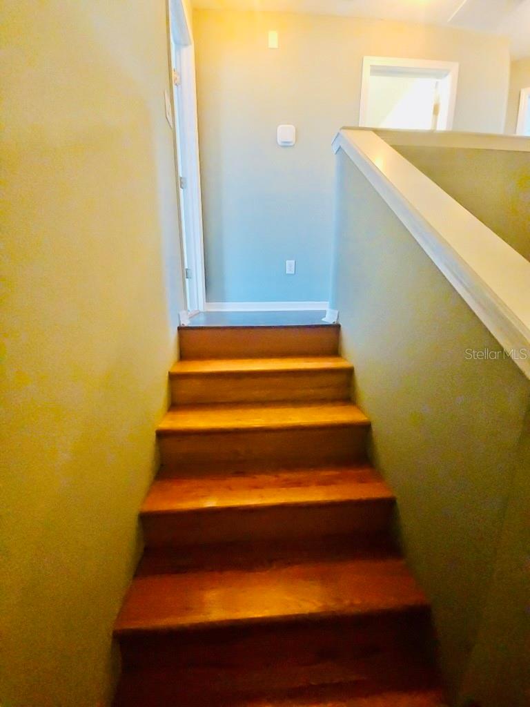 OAKS AT RIVERVIEW - Residential Lease