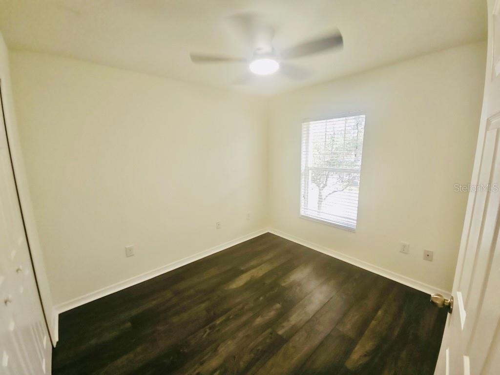 OAKS AT RIVERVIEW - Residential Lease