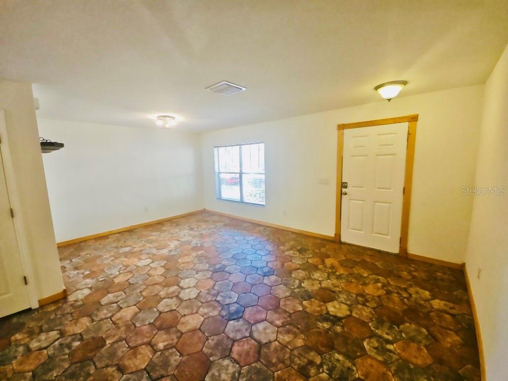 OAKS AT RIVERVIEW - Residential Lease