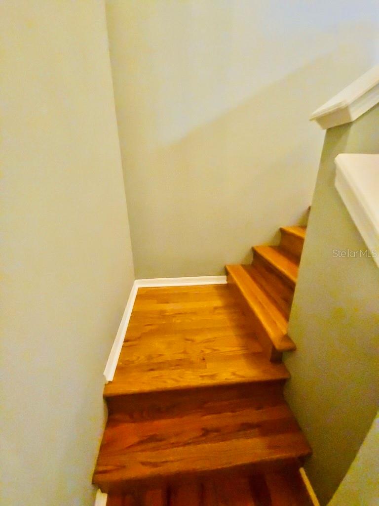 OAKS AT RIVERVIEW - Residential Lease