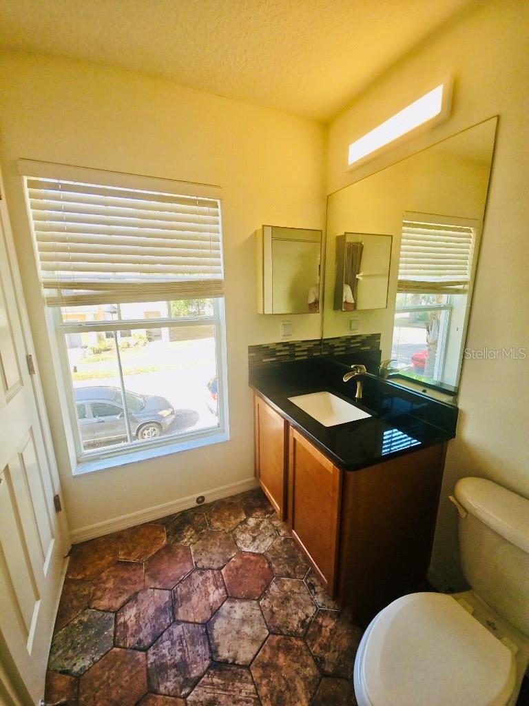 OAKS AT RIVERVIEW - Residential Lease