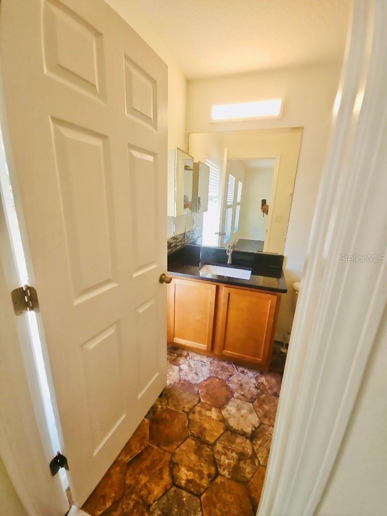 OAKS AT RIVERVIEW - Residential Lease