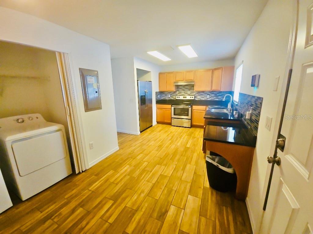 OAKS AT RIVERVIEW - Residential Lease