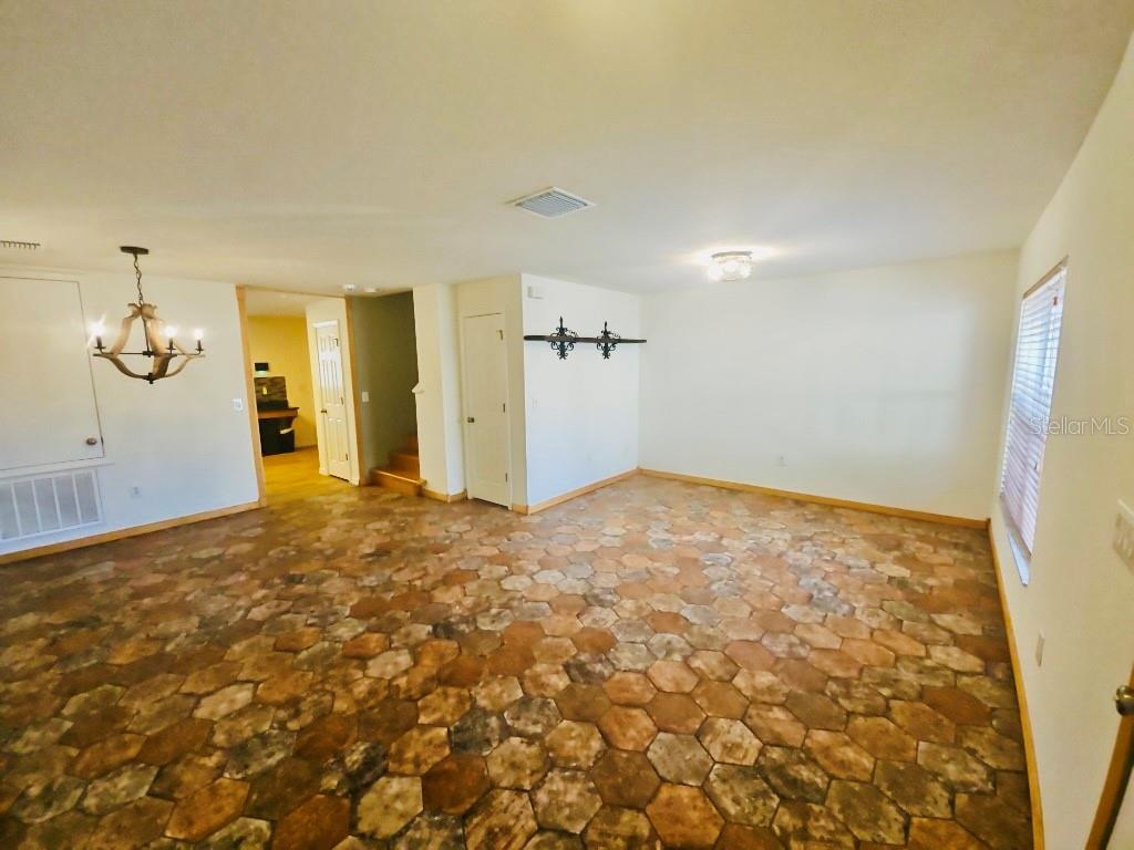 OAKS AT RIVERVIEW - Residential Lease