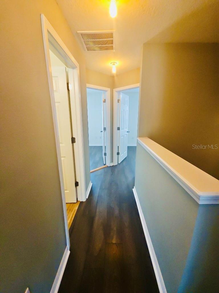 OAKS AT RIVERVIEW - Residential Lease