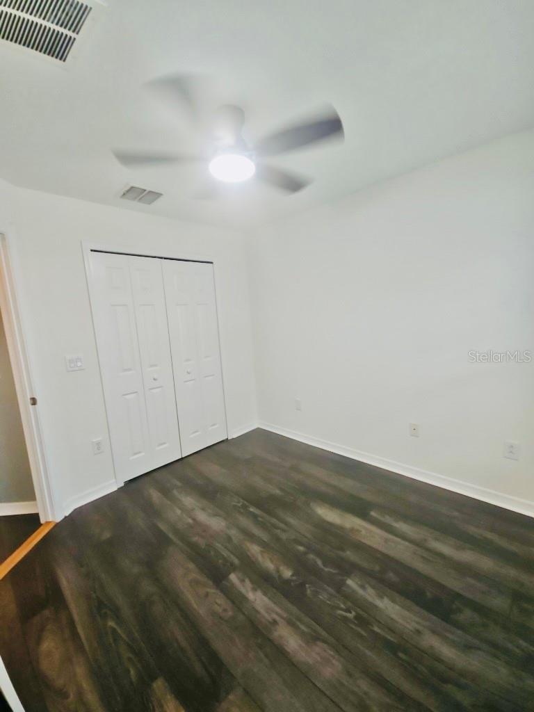 OAKS AT RIVERVIEW - Residential Lease